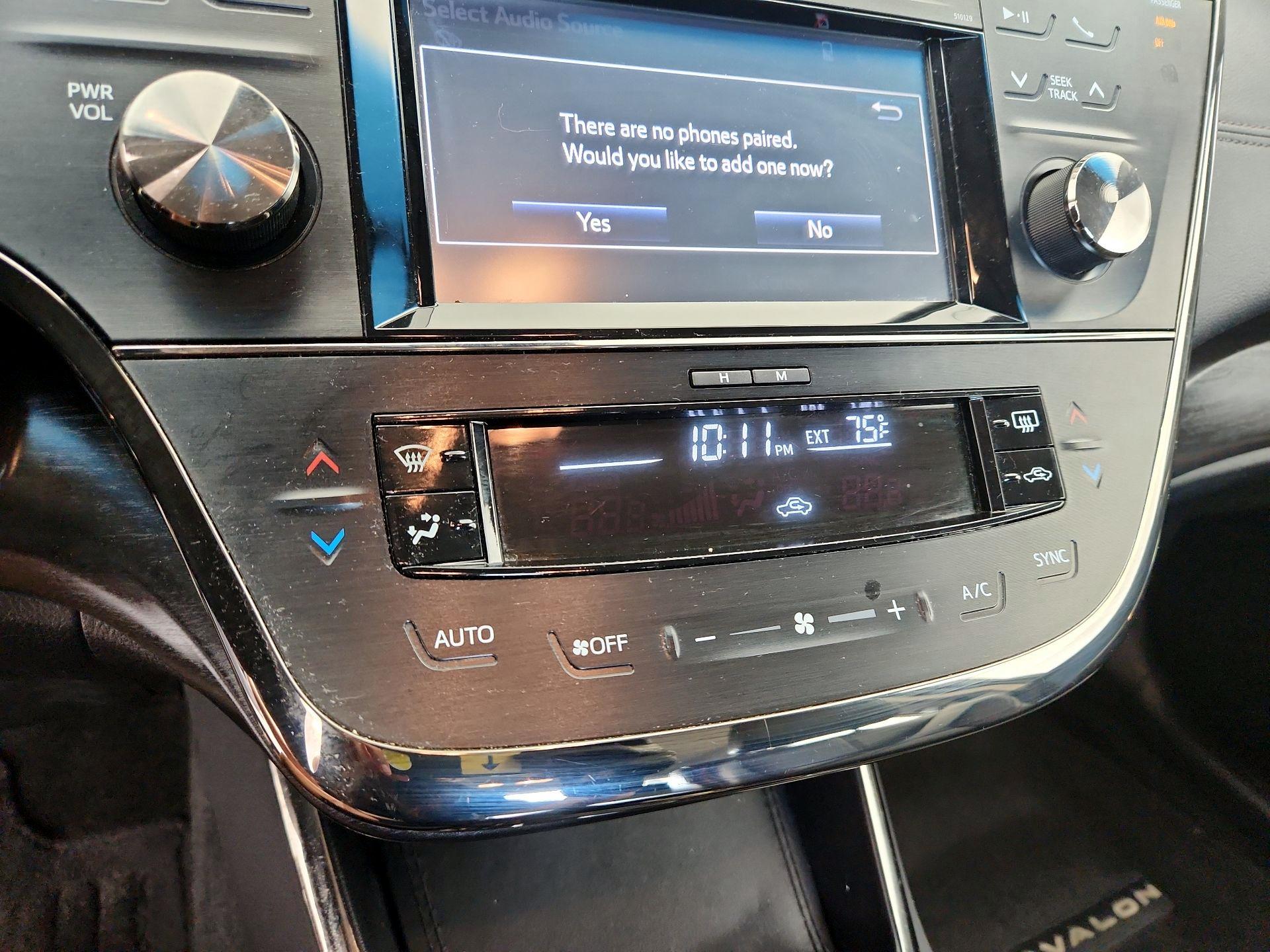 Thumbnail: 2018 Toyota Avalon - 16