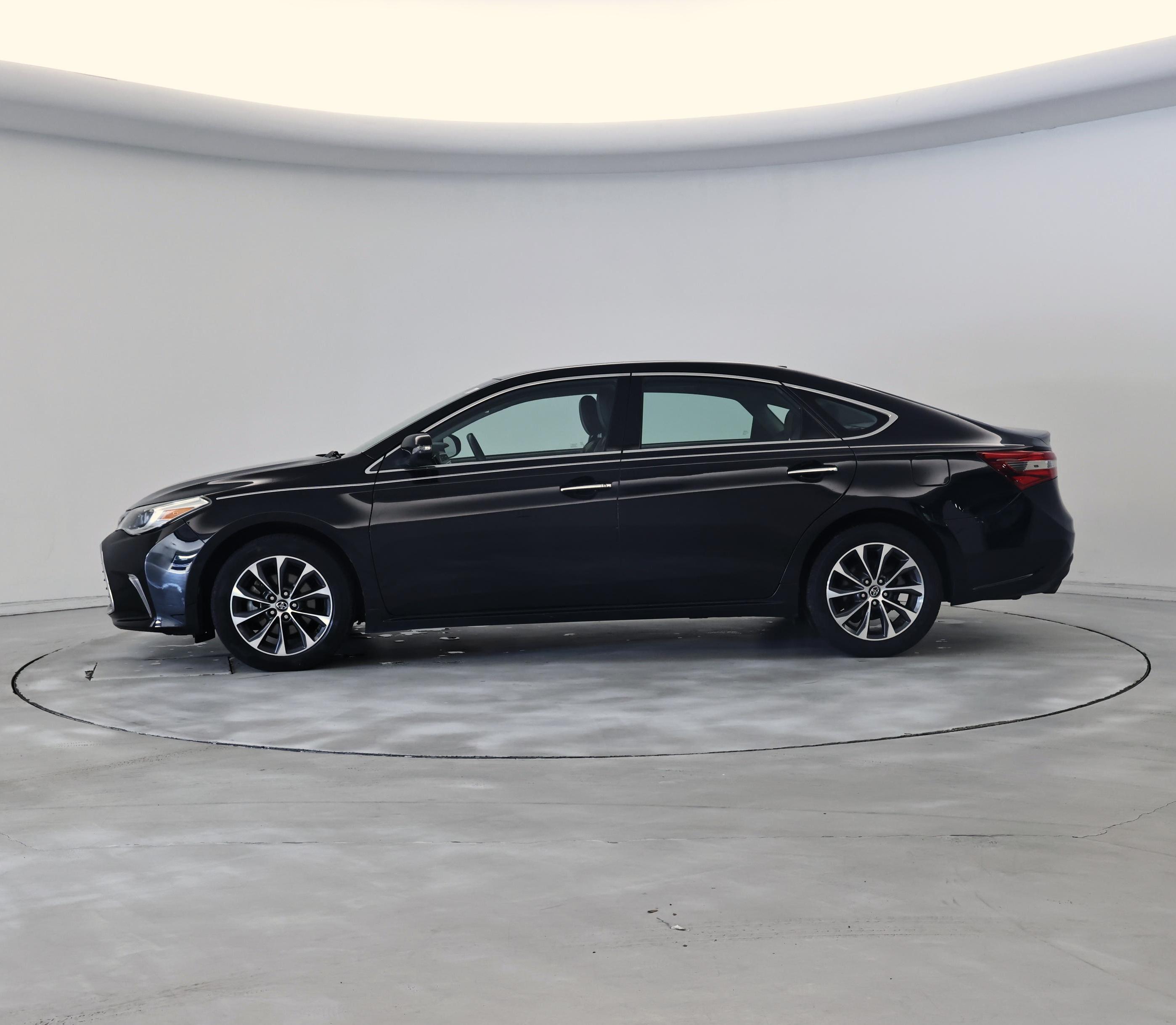 Thumbnail: 2018 Toyota Avalon - 3