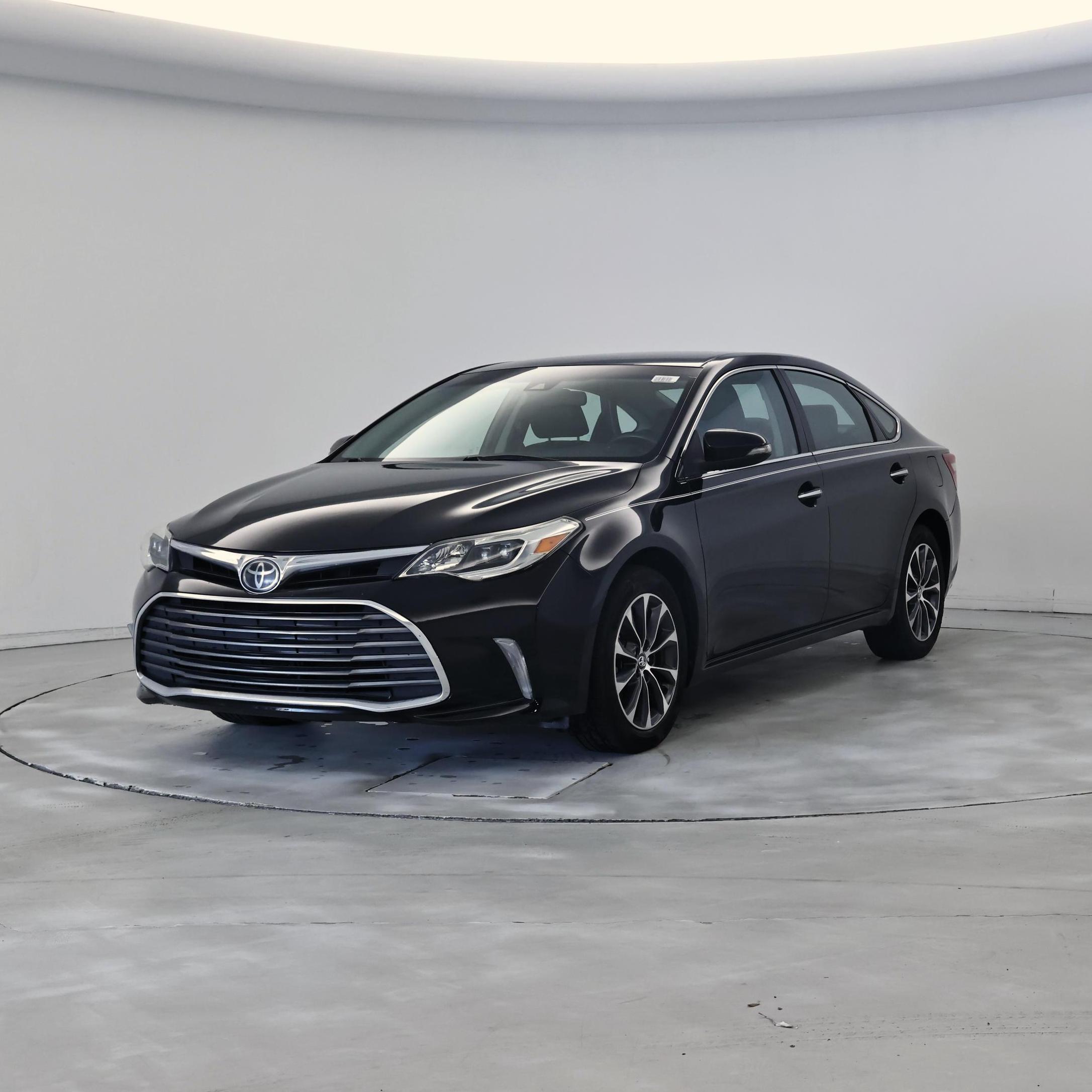 Thumbnail: 2018 Toyota Avalon - 4