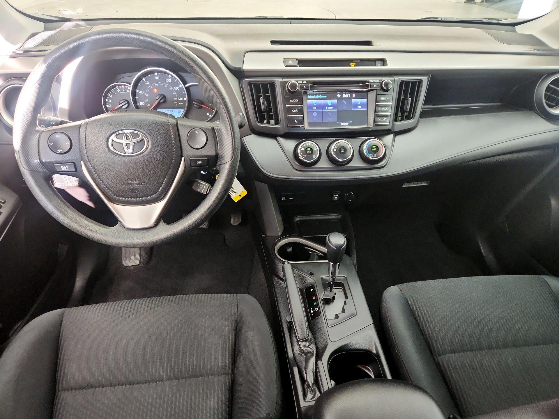 Thumbnail: 2016 Toyota RAV4 - 9