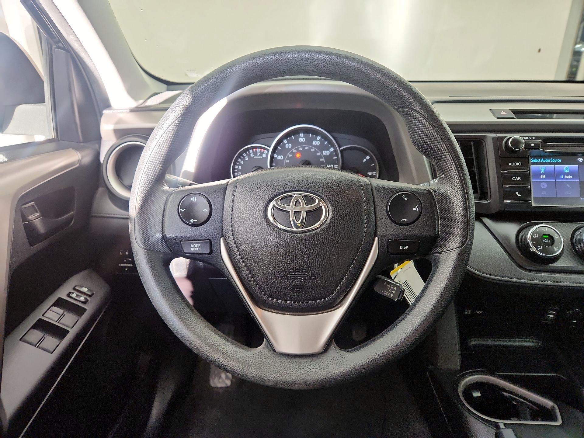 Thumbnail: 2016 Toyota RAV4 - 10