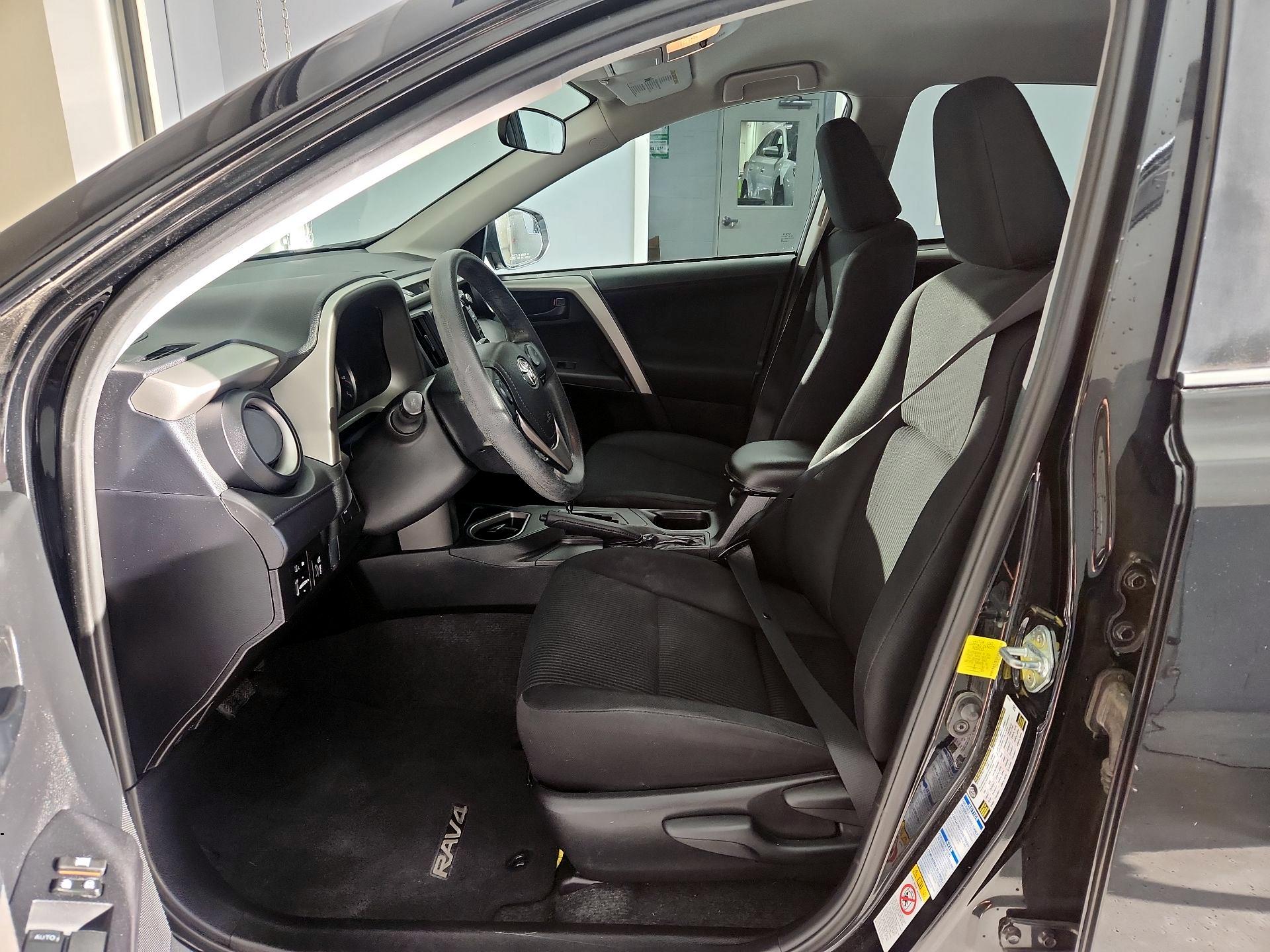 Thumbnail: 2016 Toyota RAV4 - 11