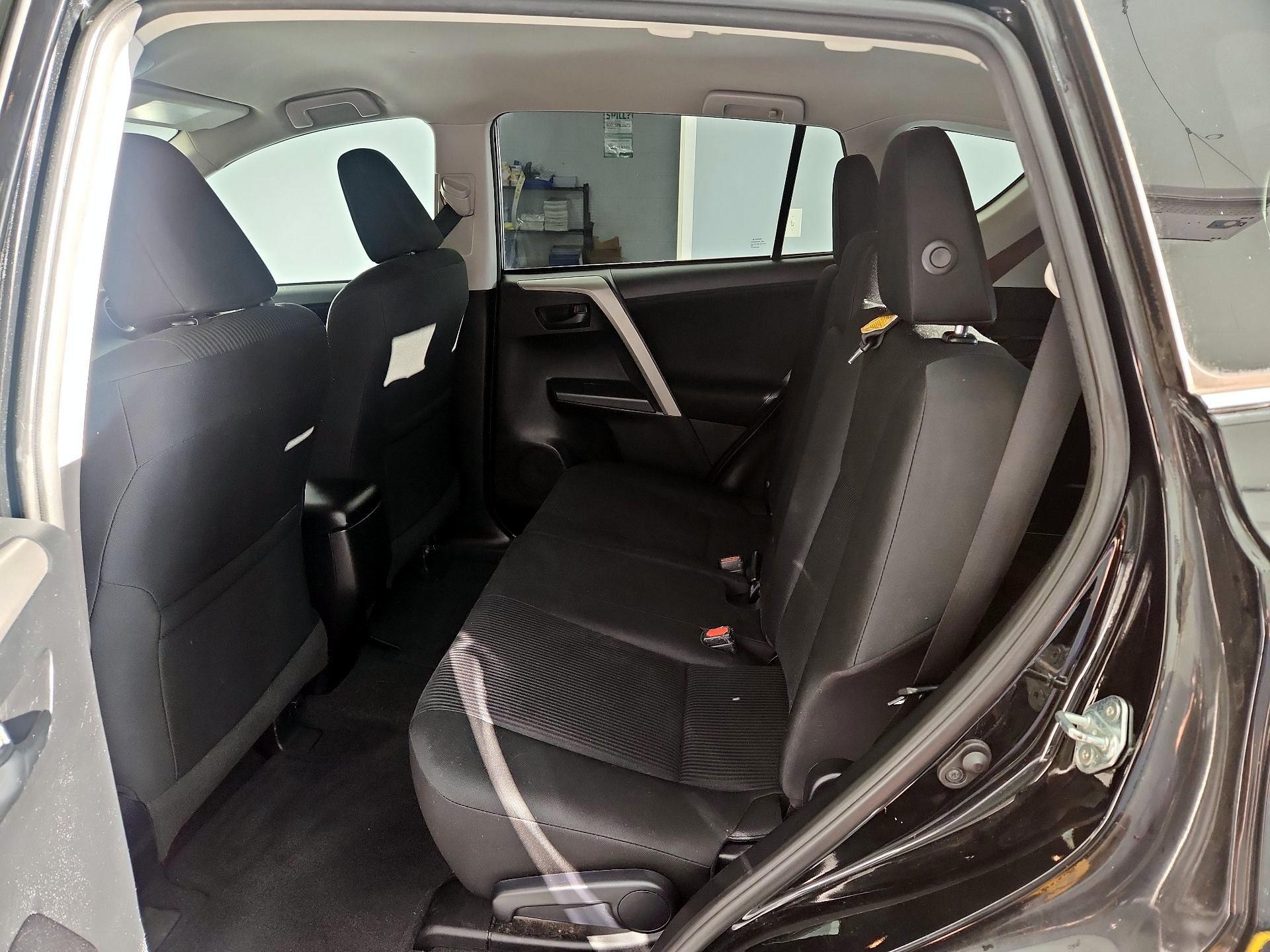 Thumbnail: 2016 Toyota RAV4 - 19