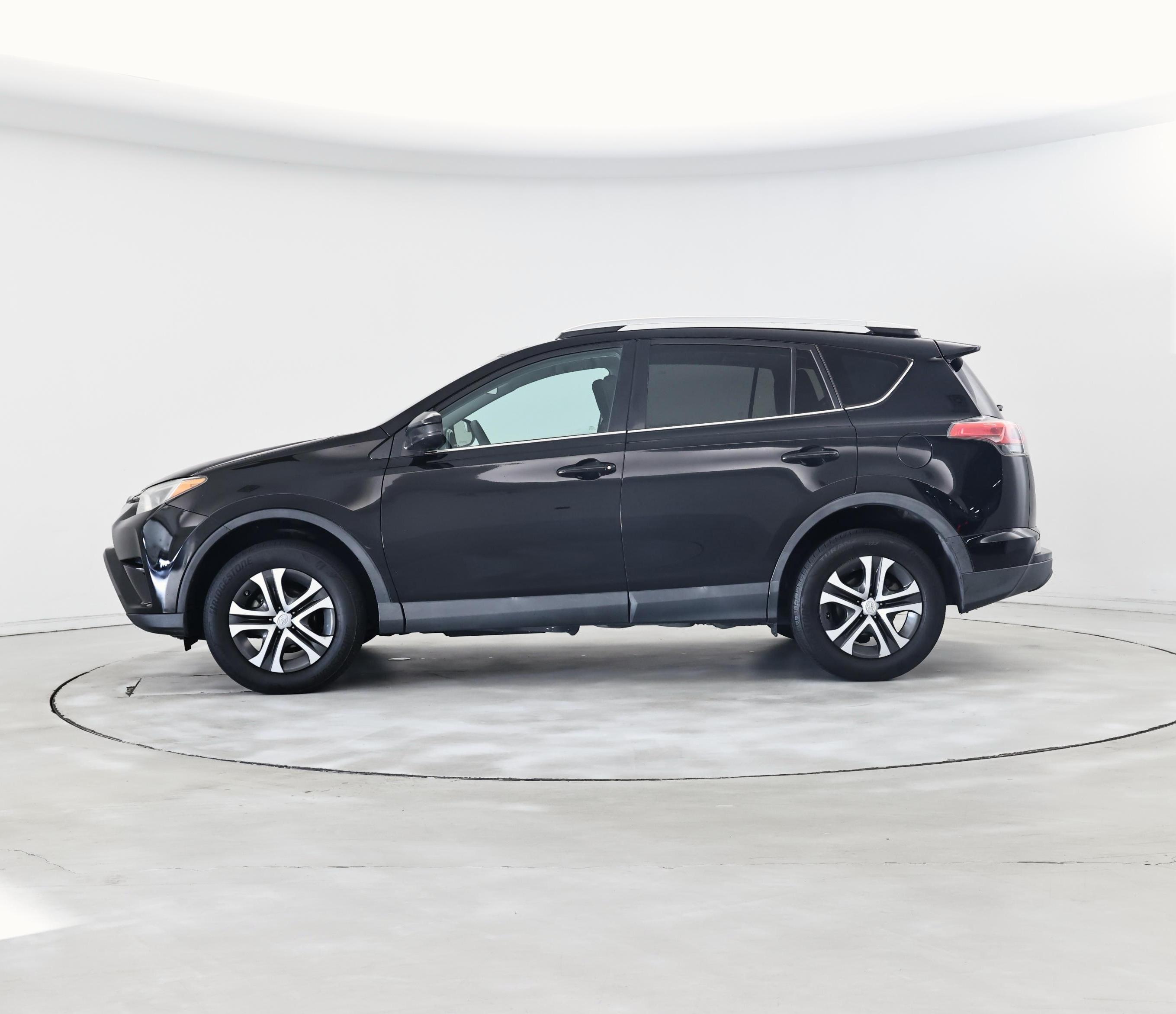 Thumbnail: 2016 Toyota RAV4 - 3
