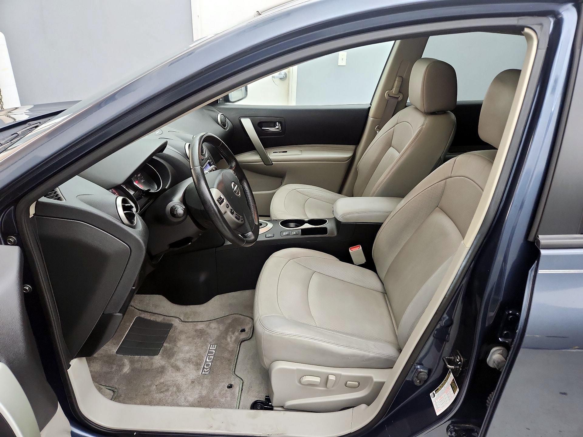 Thumbnail: 2013 Nissan Rogue - 11