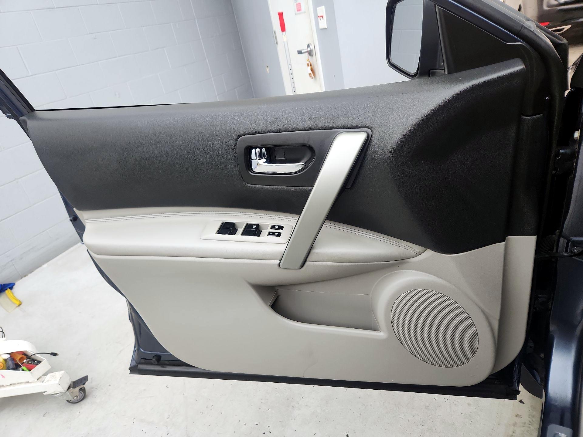 Thumbnail: 2013 Nissan Rogue - 12