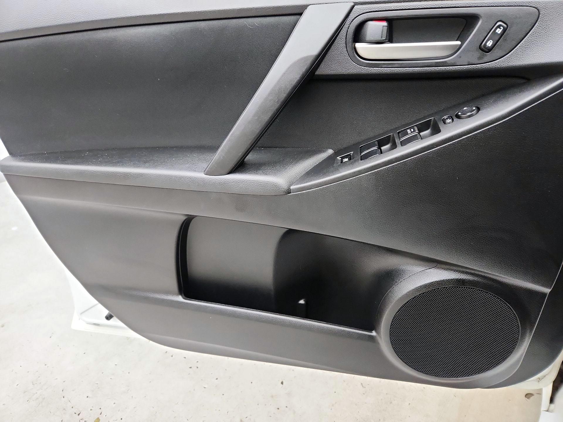 Thumbnail: 2013 Mazda Mazda3 - 12