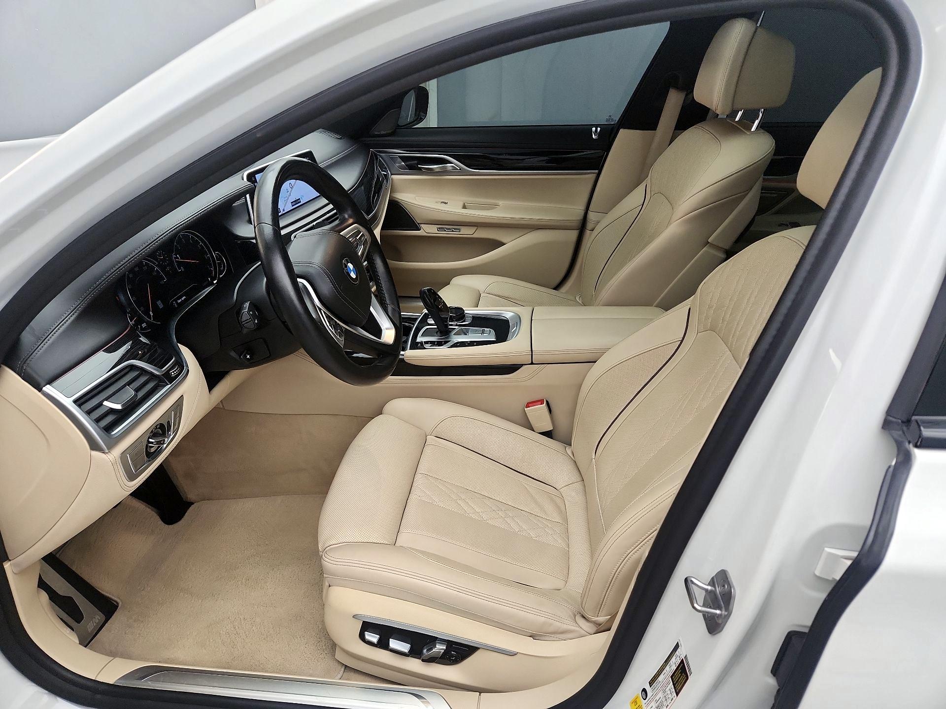 Thumbnail: 2016 BMW 7 Series - 11