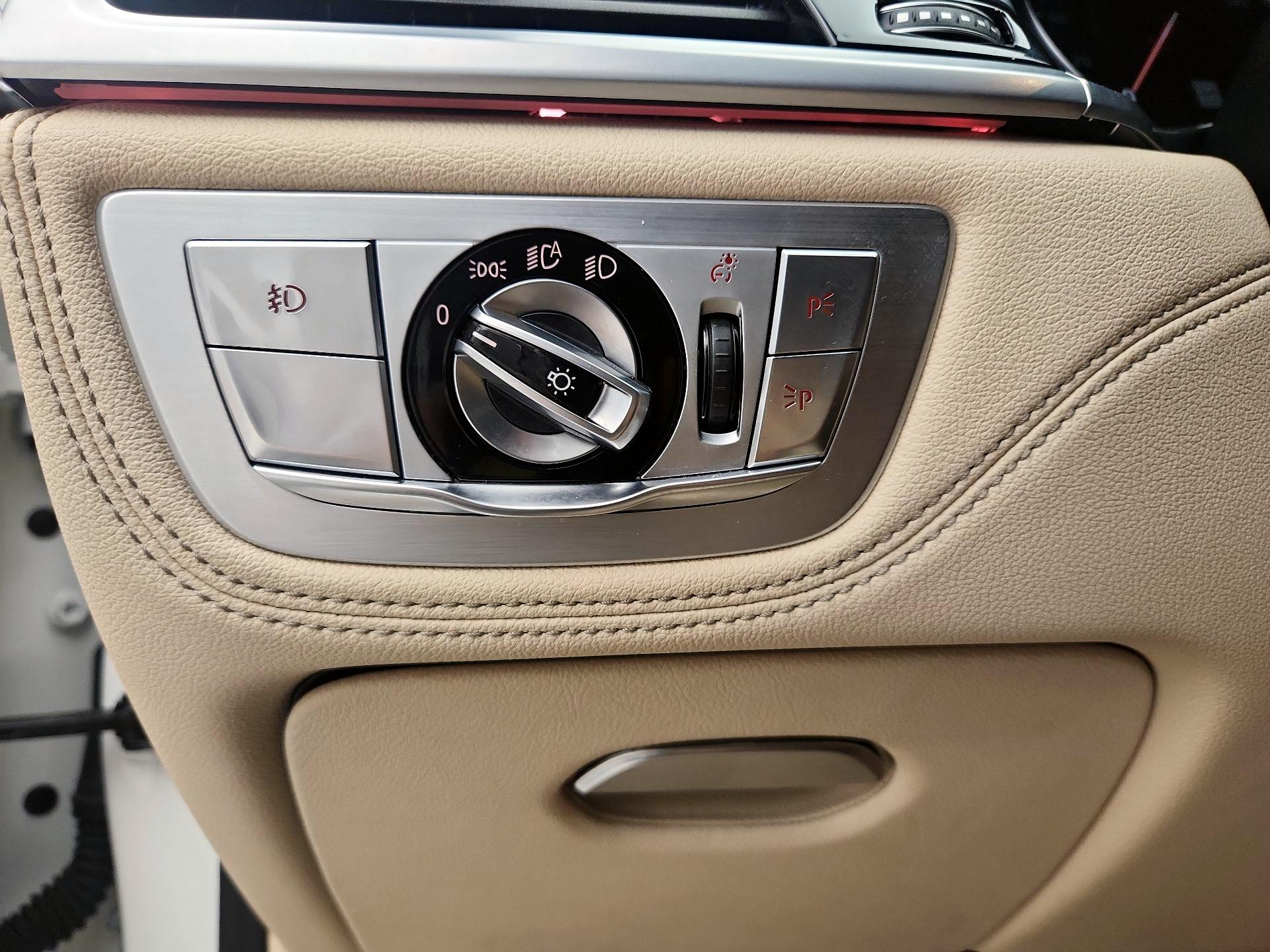 Thumbnail: 2016 BMW 7 Series - 13