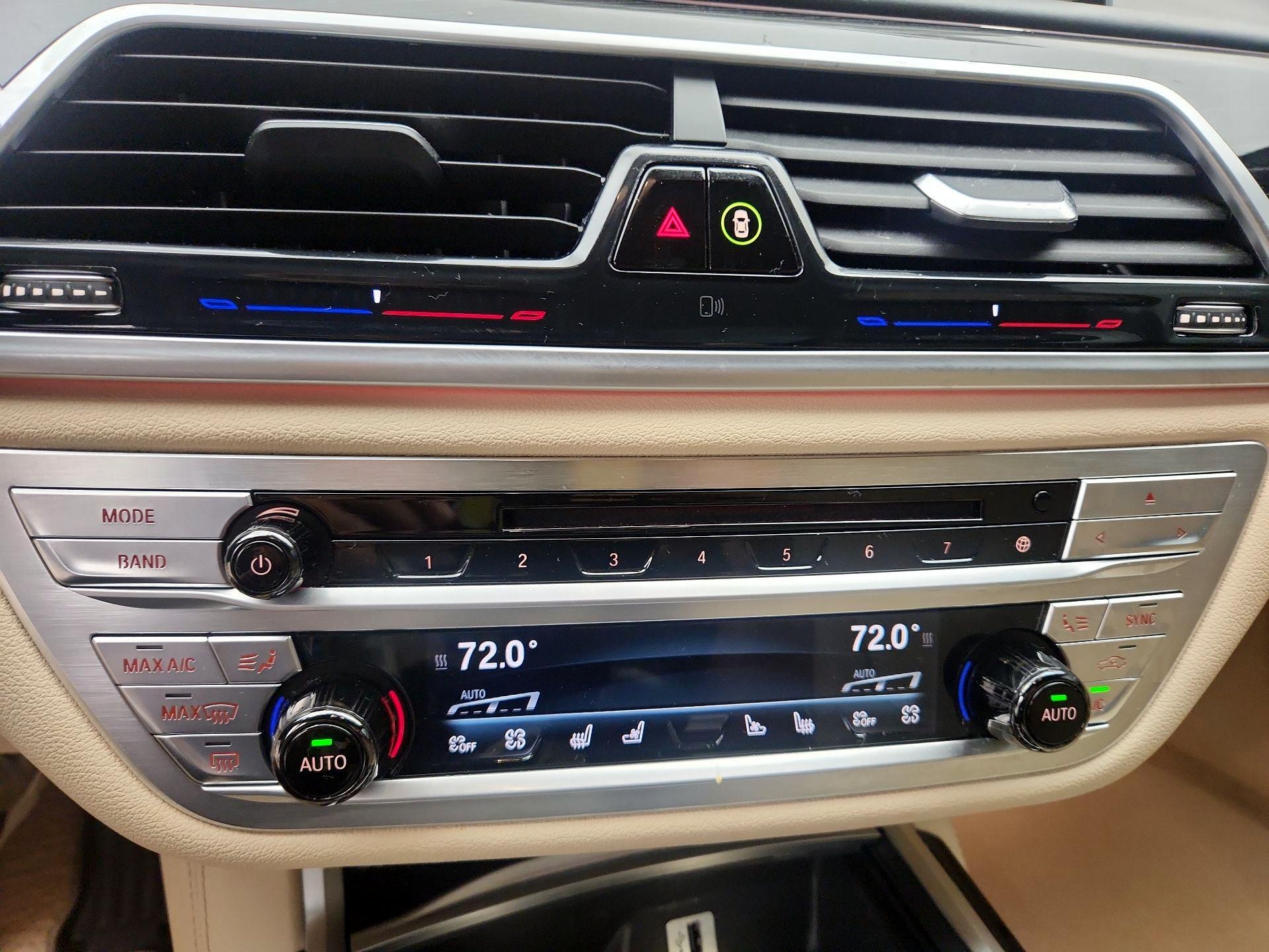 Thumbnail: 2016 BMW 7 Series - 17