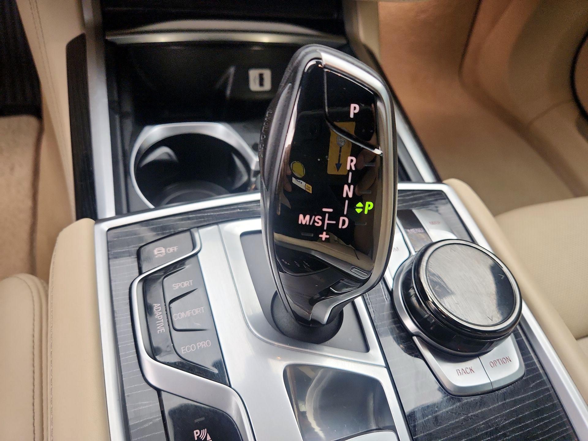 Thumbnail: 2016 BMW 7 Series - 18