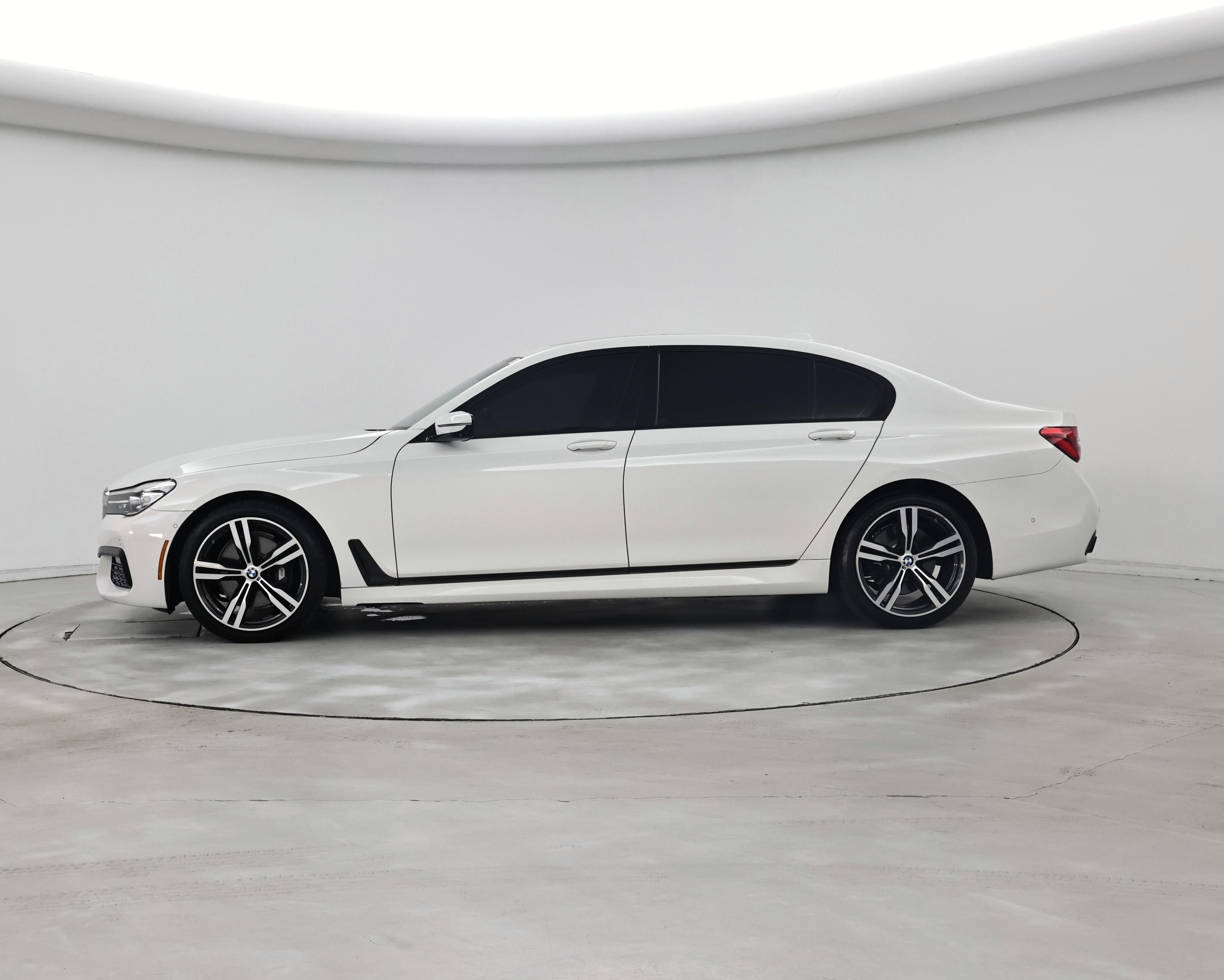Thumbnail: 2016 BMW 7 Series - 3