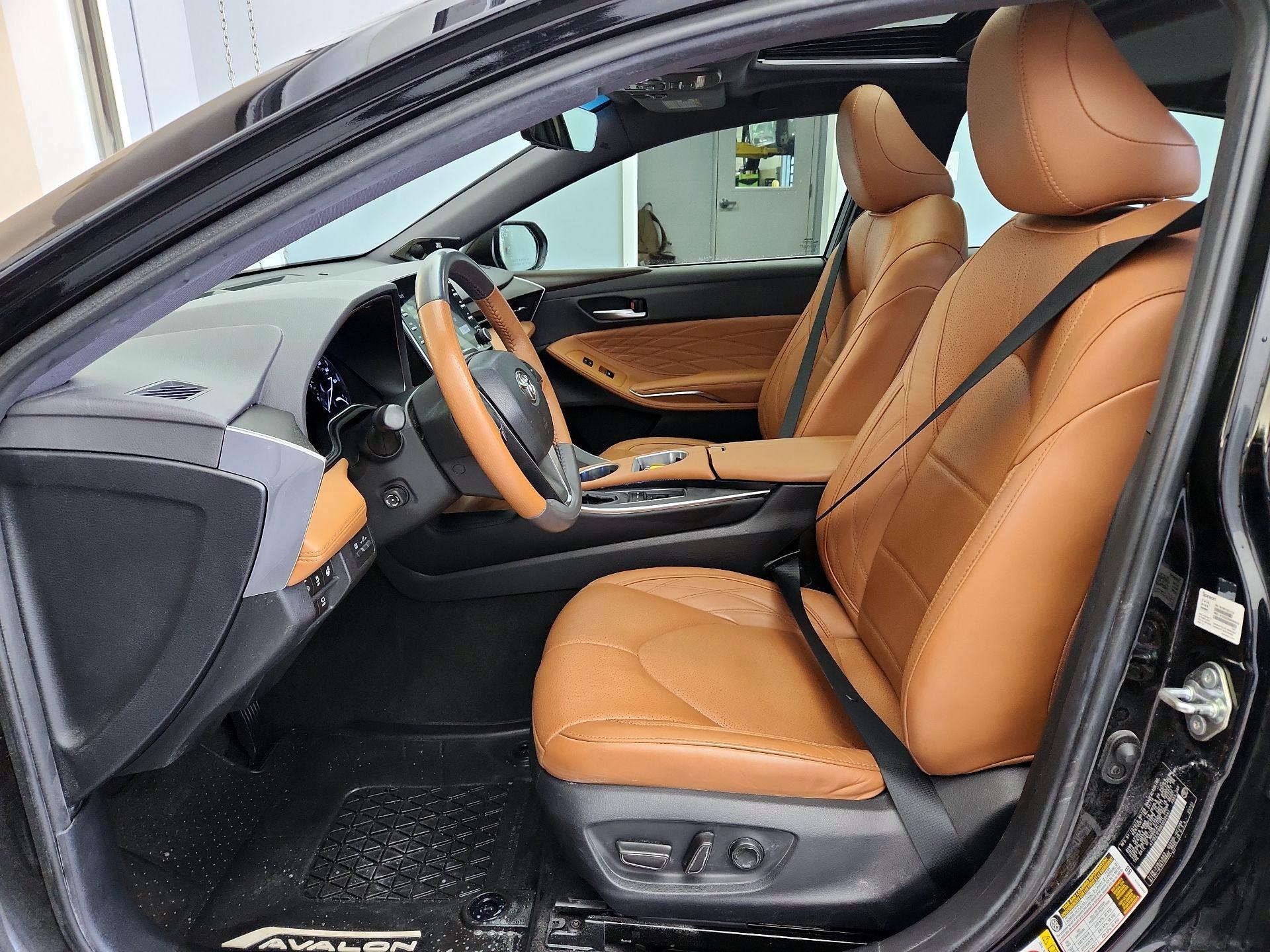 Thumbnail: 2019 Toyota Avalon - 11