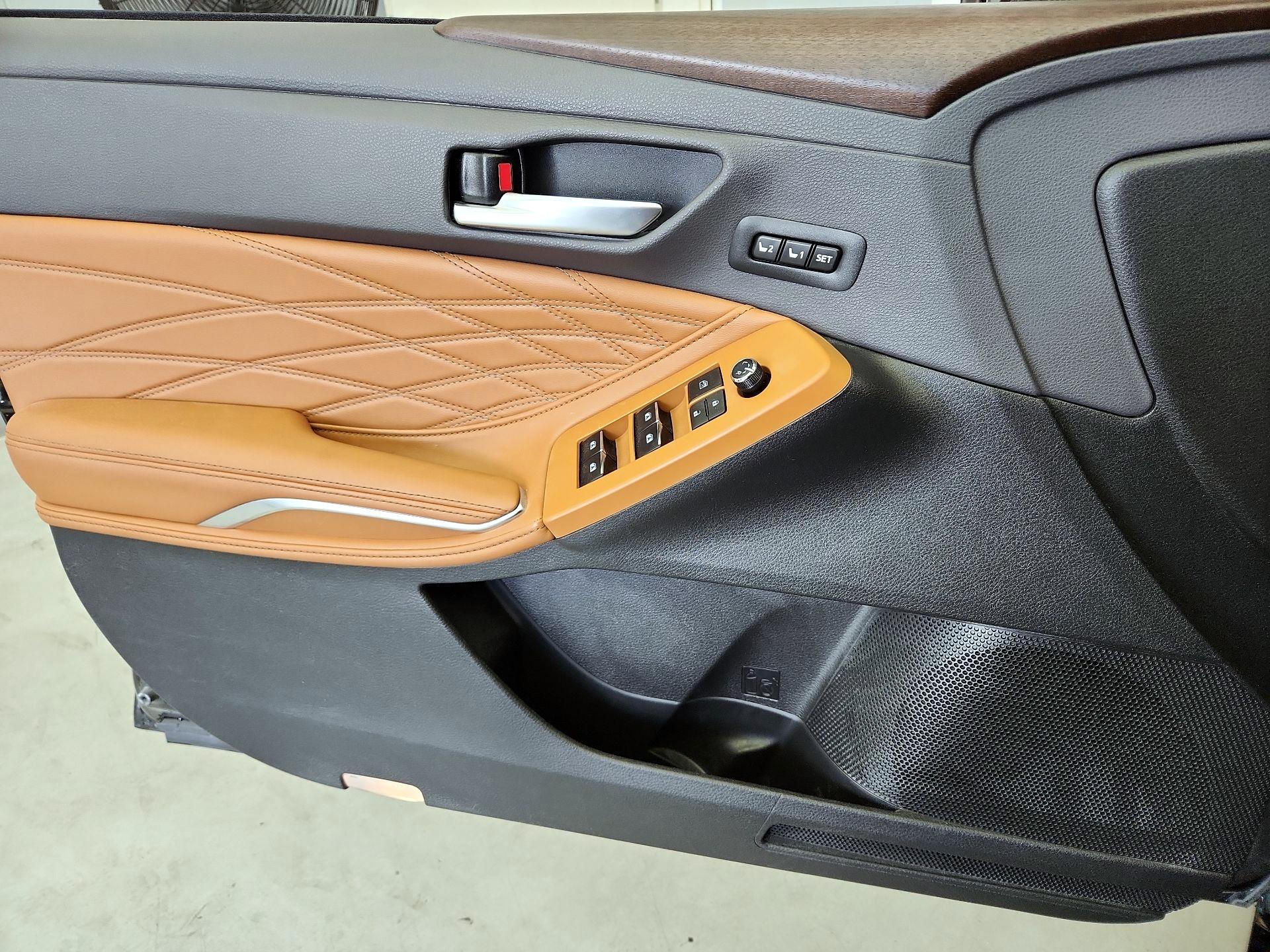 Thumbnail: 2019 Toyota Avalon - 12
