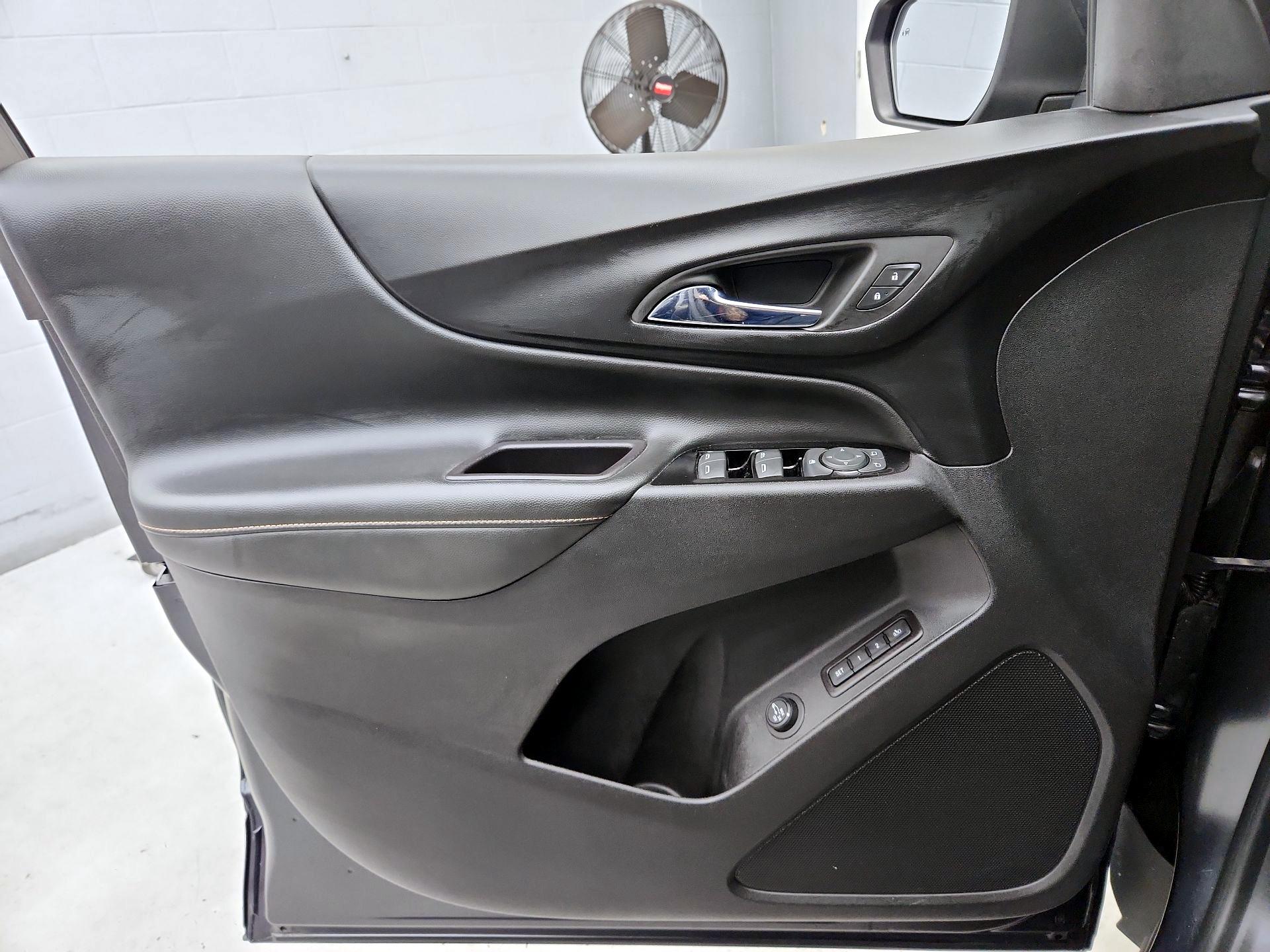 Thumbnail: 2022 Chevrolet Equinox - 12
