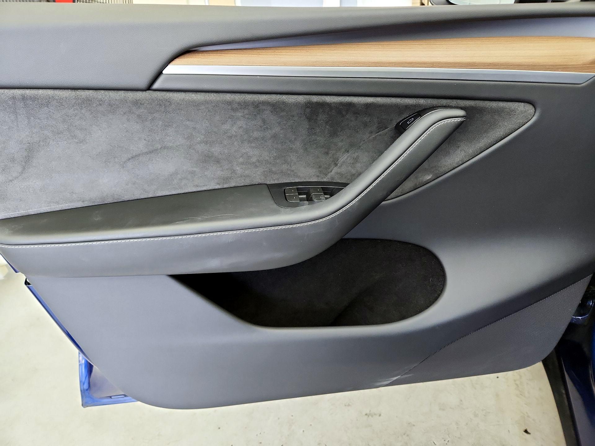 Thumbnail: 2023 Tesla Model Y - 12