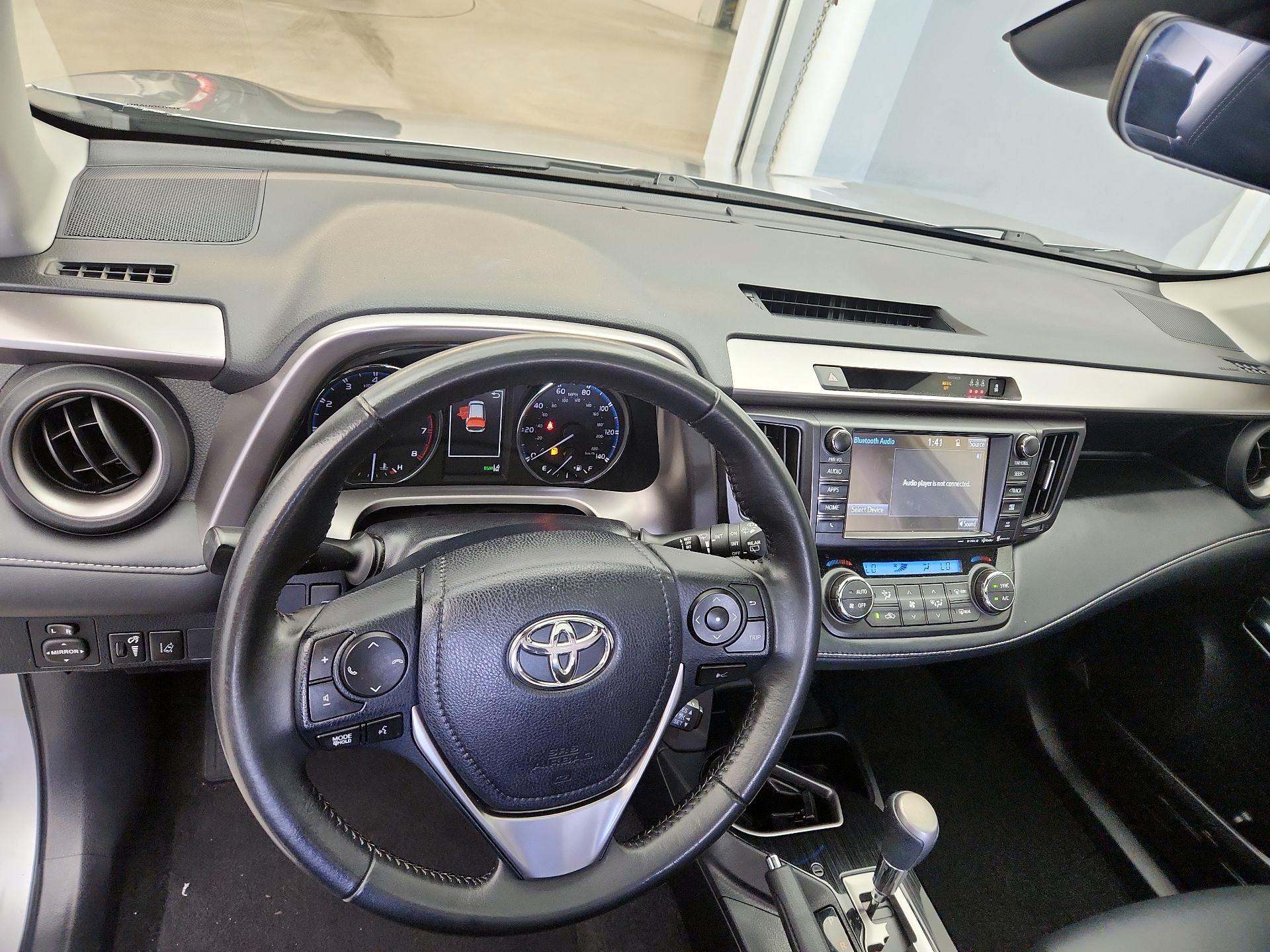 Thumbnail: 2018 Toyota RAV4 - 9