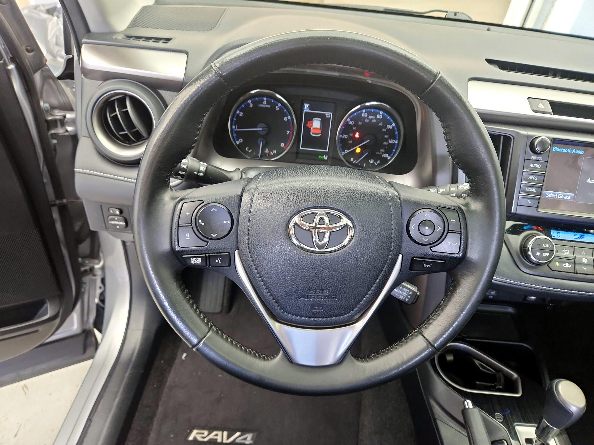 Thumbnail: 2018 Toyota RAV4 - 10