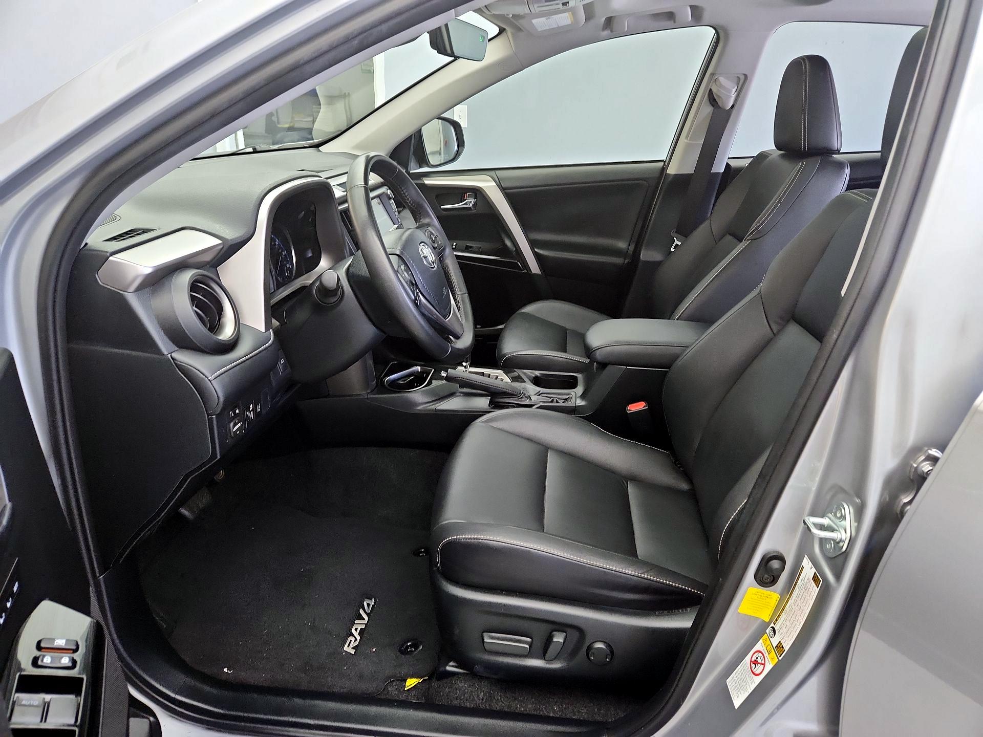 Thumbnail: 2018 Toyota RAV4 - 11