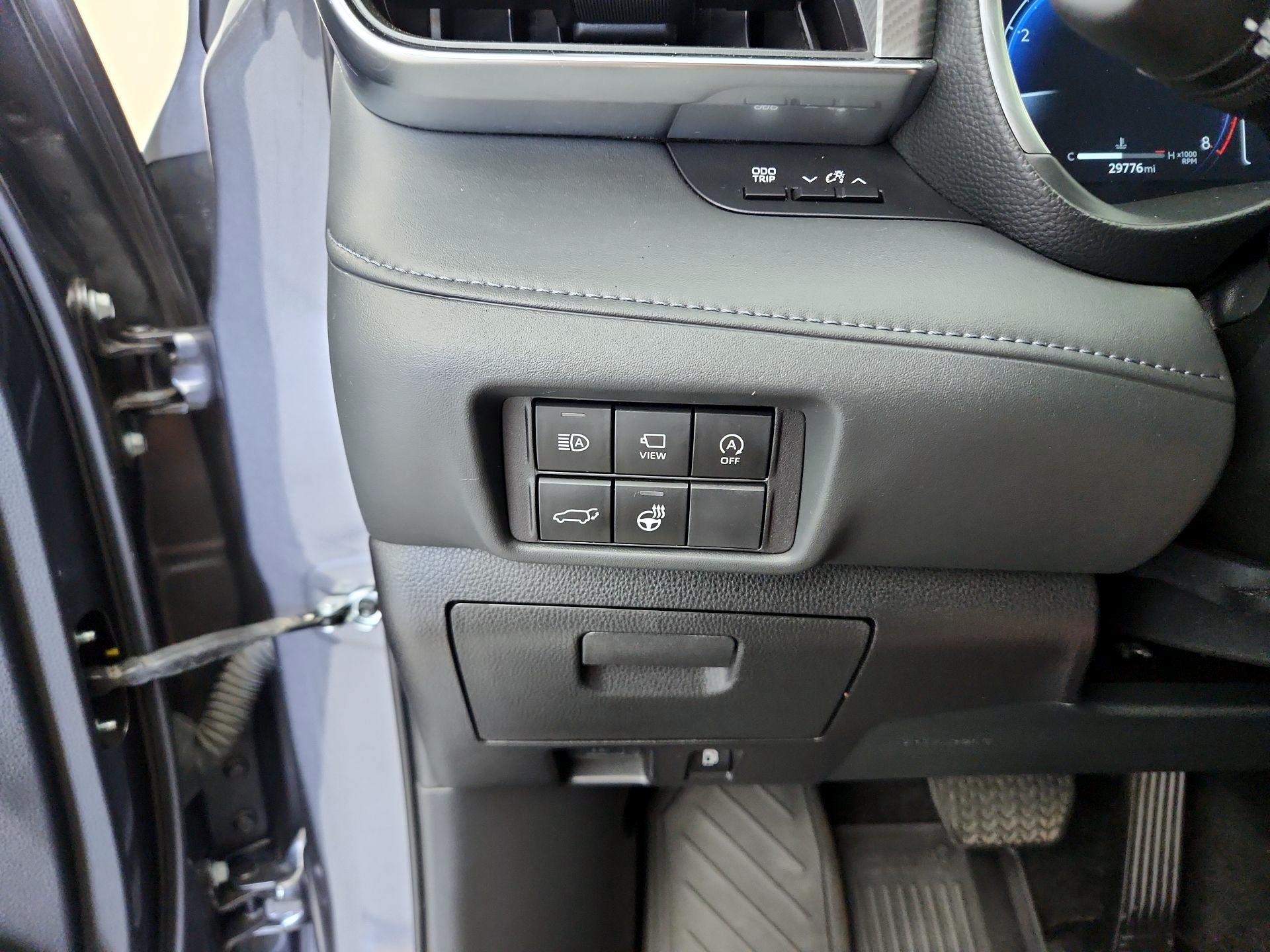 Thumbnail: 2023 Toyota Highlander - 13