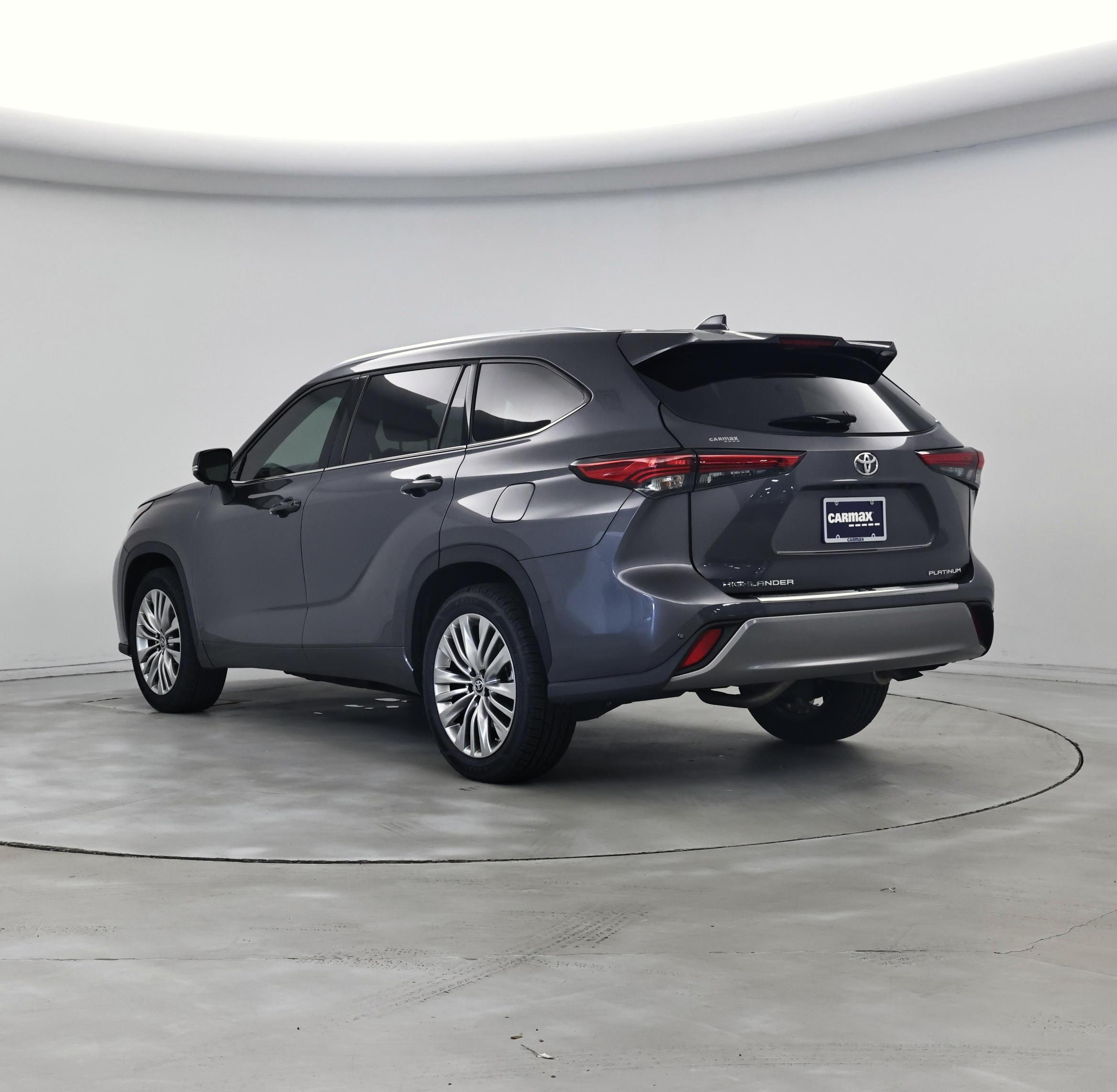 Thumbnail: 2023 Toyota Highlander - 2