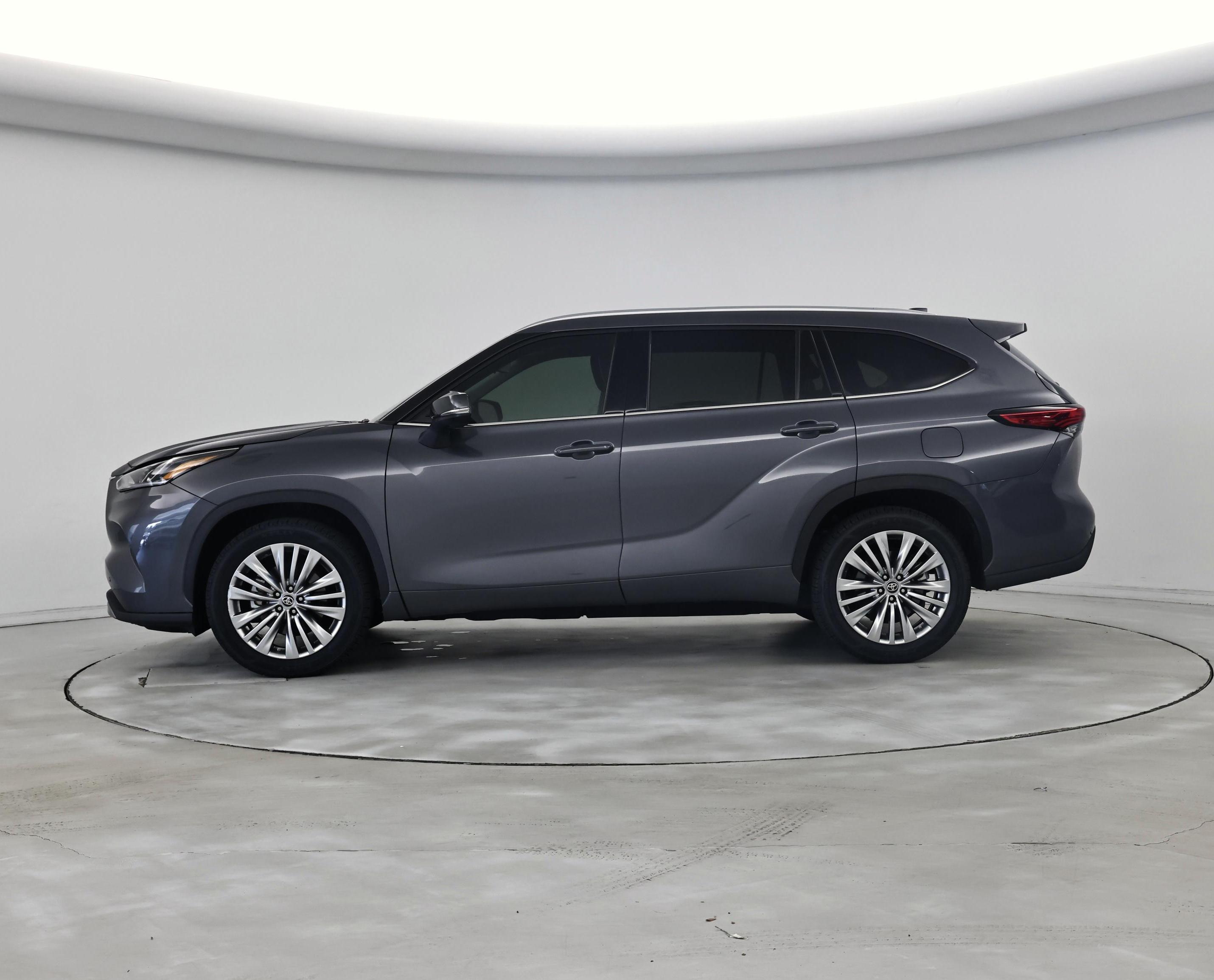 Thumbnail: 2023 Toyota Highlander - 3
