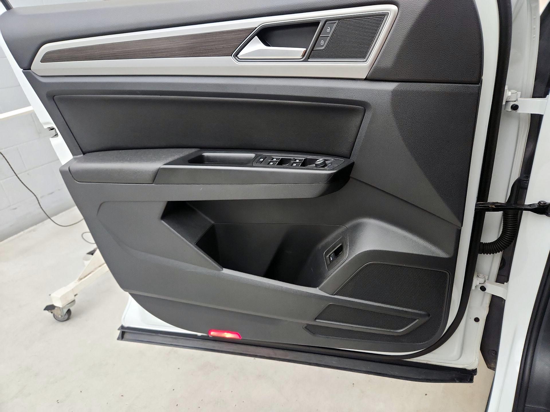 Thumbnail: 2018 Volkswagen Atlas - 12