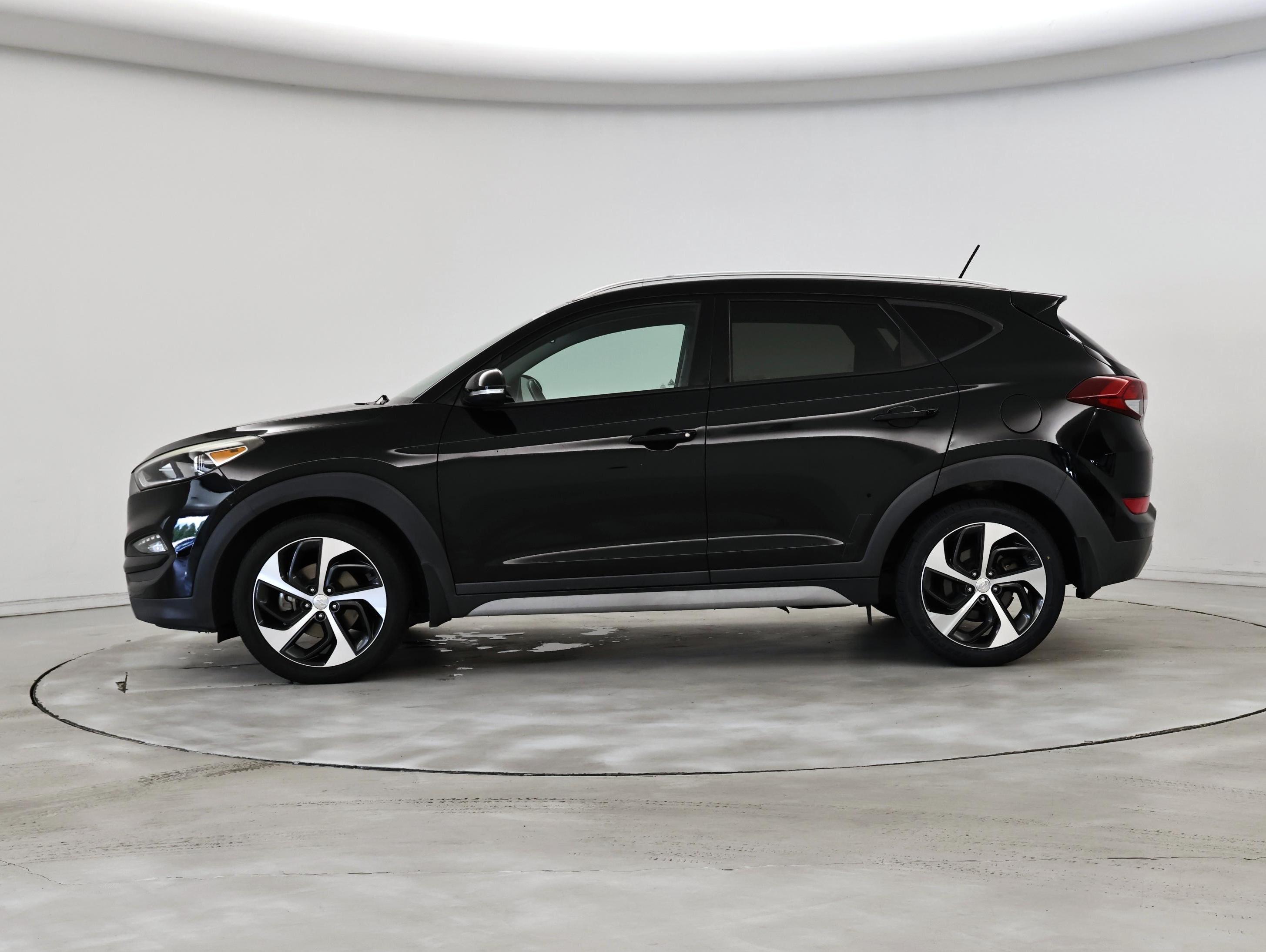 Thumbnail: 2017 Hyundai Tucson - 3