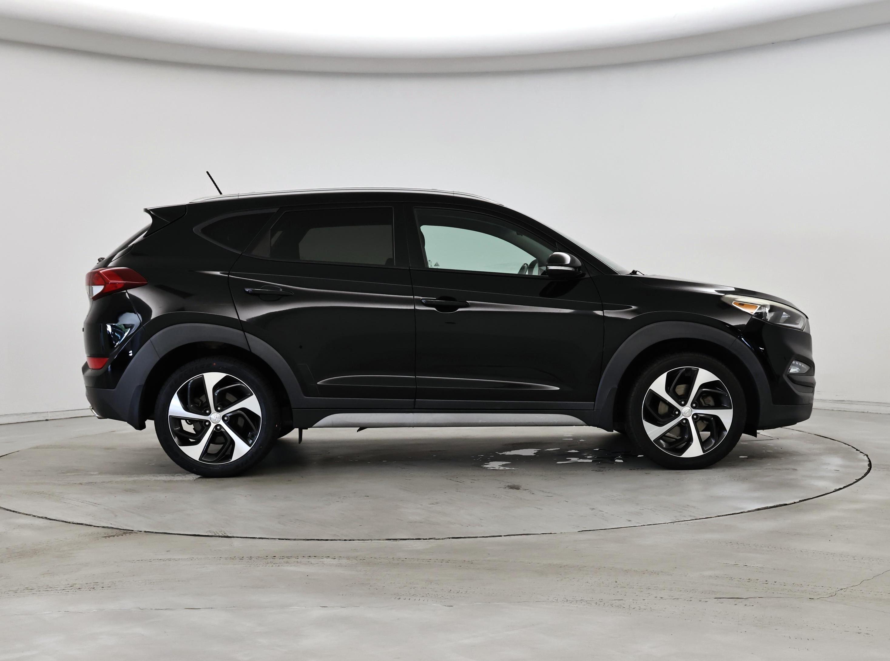 Thumbnail: 2017 Hyundai Tucson - 7