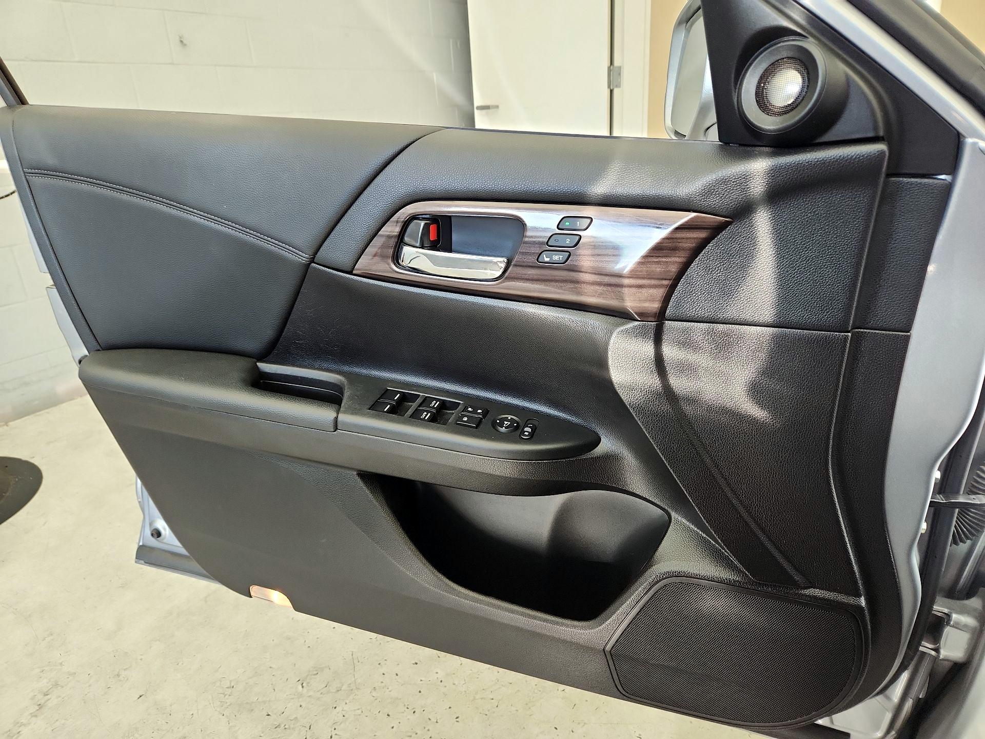 Thumbnail: 2016 Honda Accord - 12