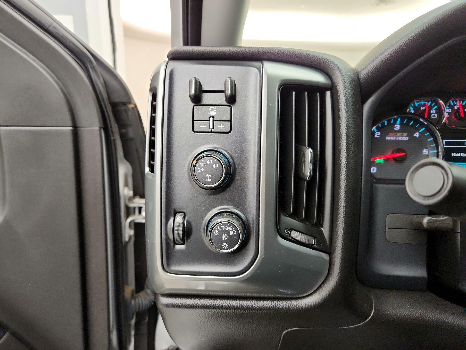 Thumbnail: 2016 Chevrolet Silverado 1500 - 13