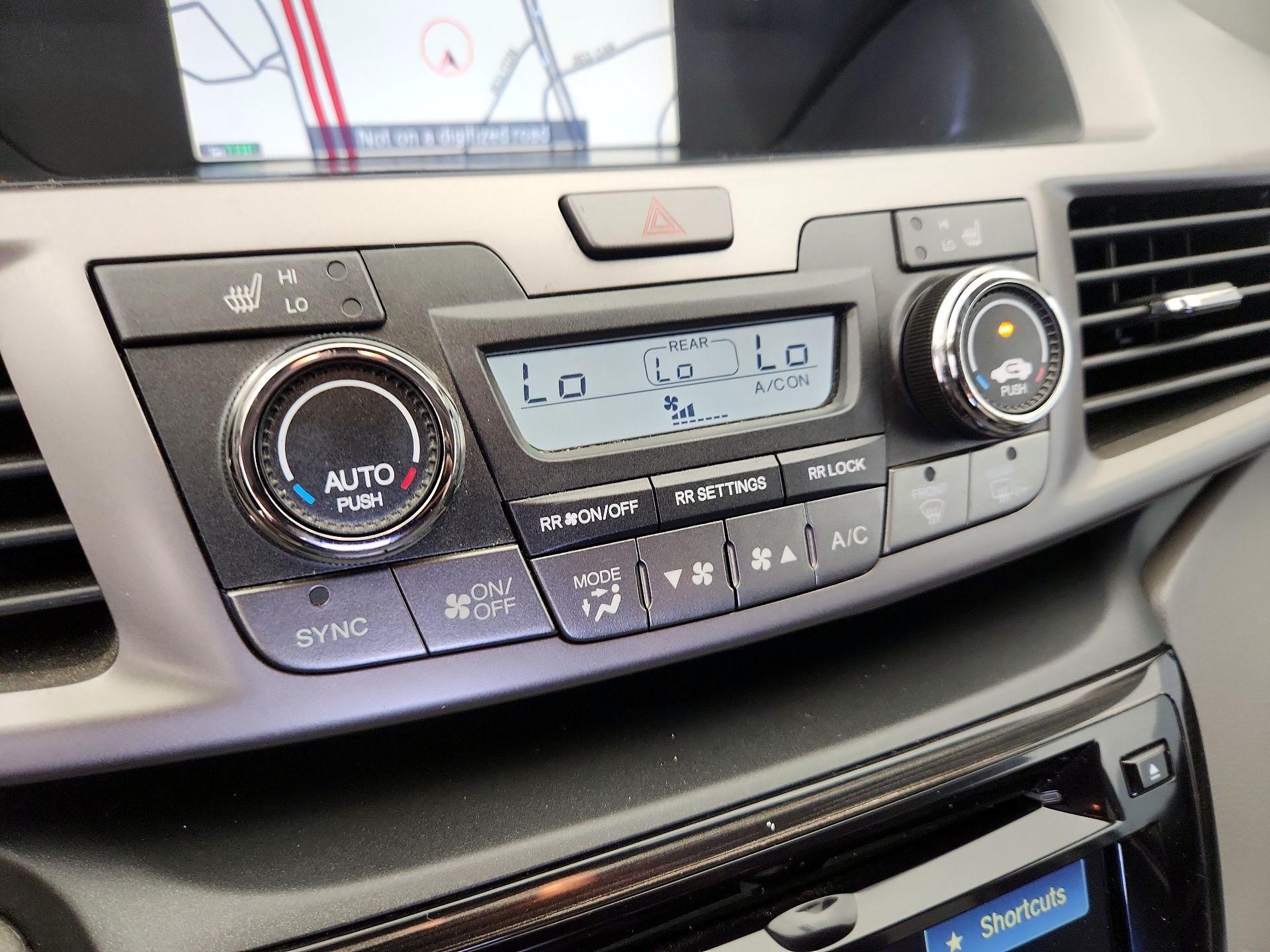 Thumbnail: 2016 Honda Odyssey - 17