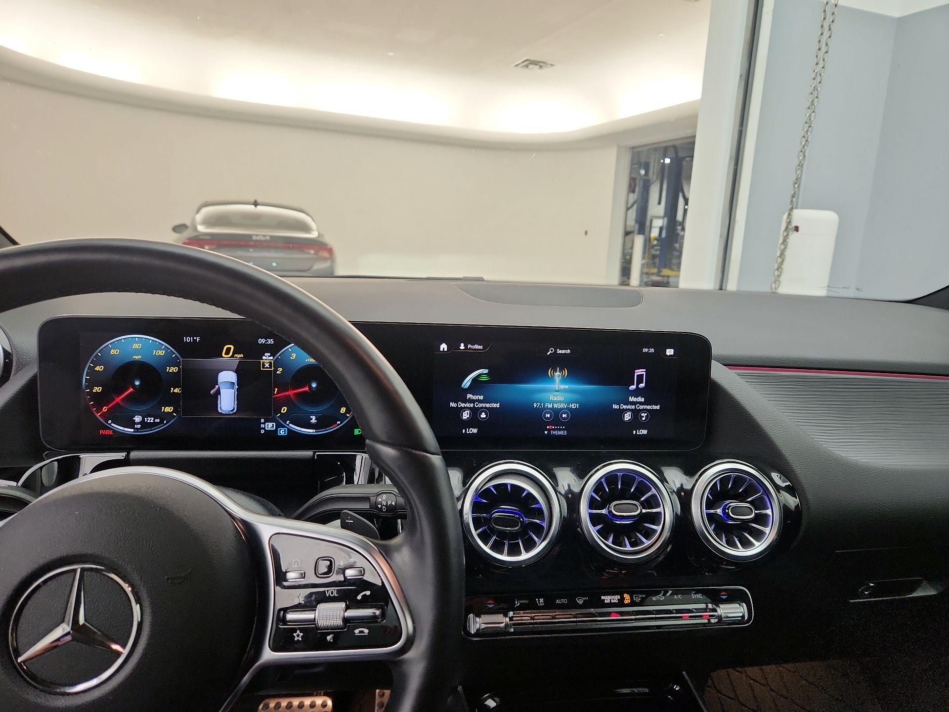 Thumbnail: 2023 Mercedes-Benz GLA - 15