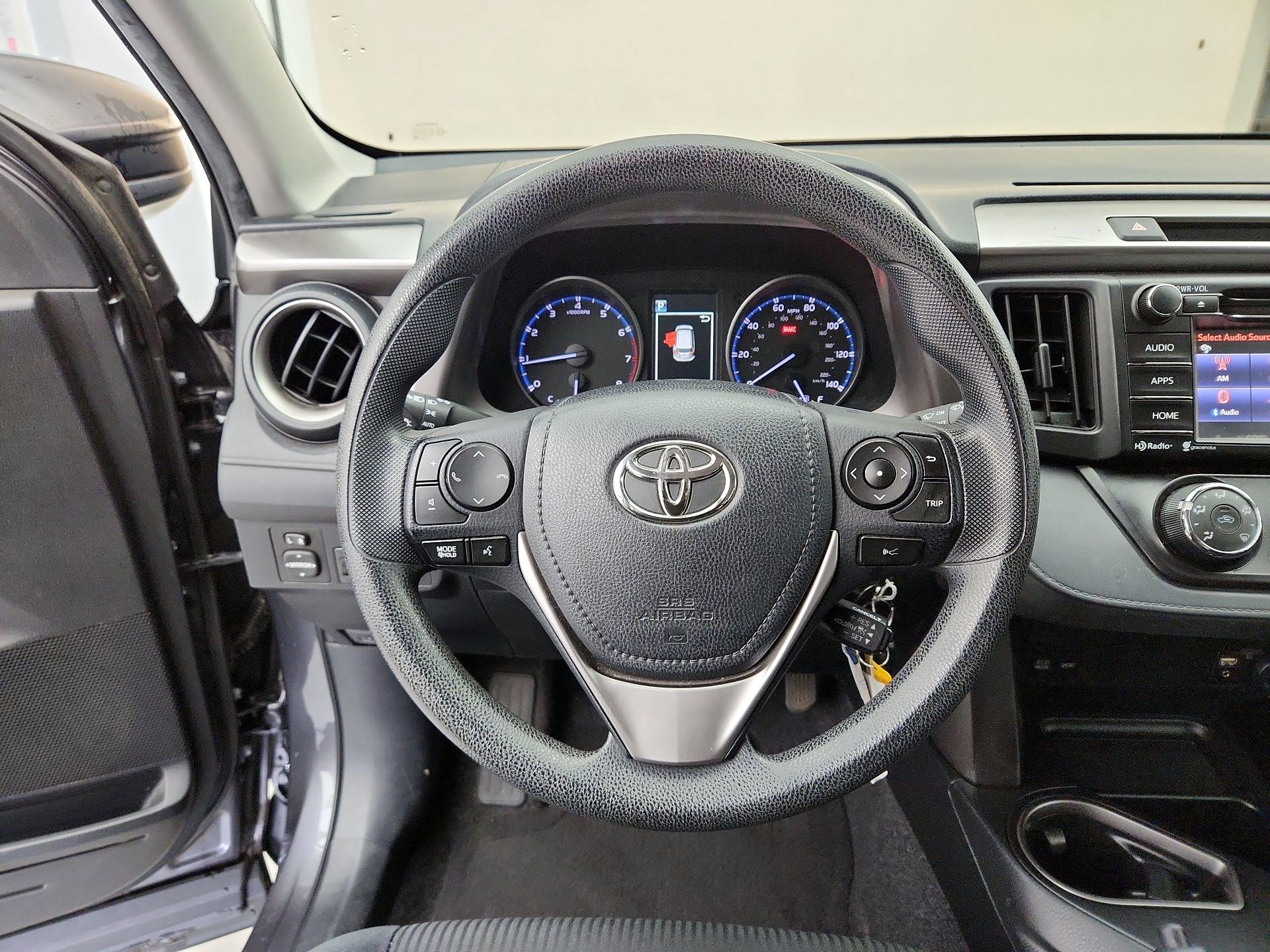 Thumbnail: 2018 Toyota RAV4 - 10