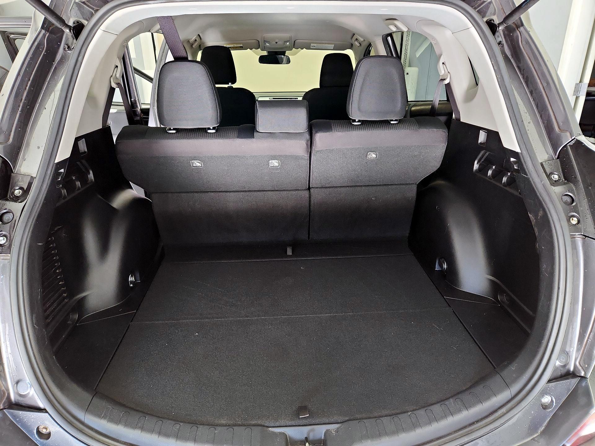 Thumbnail: 2018 Toyota RAV4 - 20