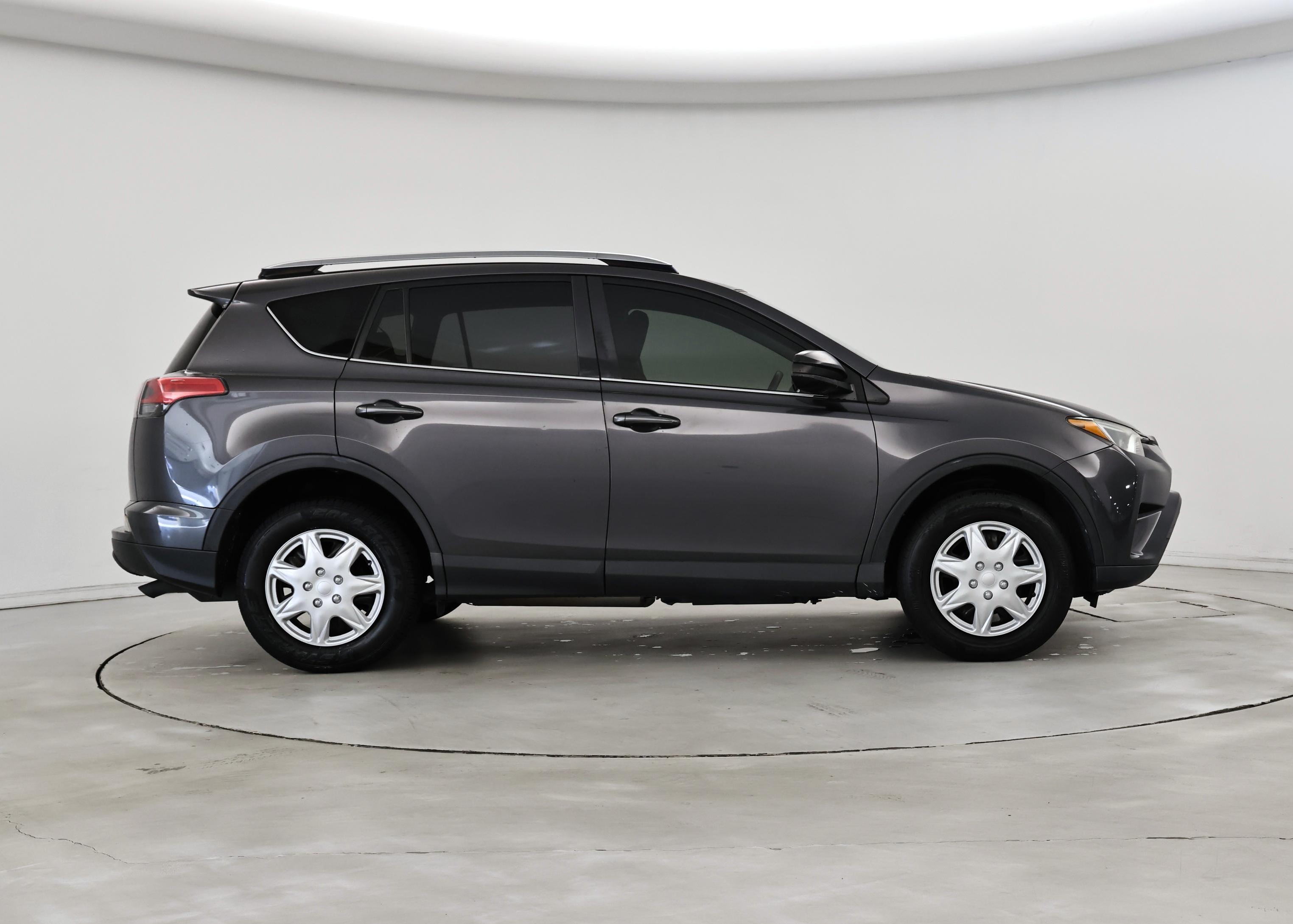 Thumbnail: 2018 Toyota RAV4 - 7