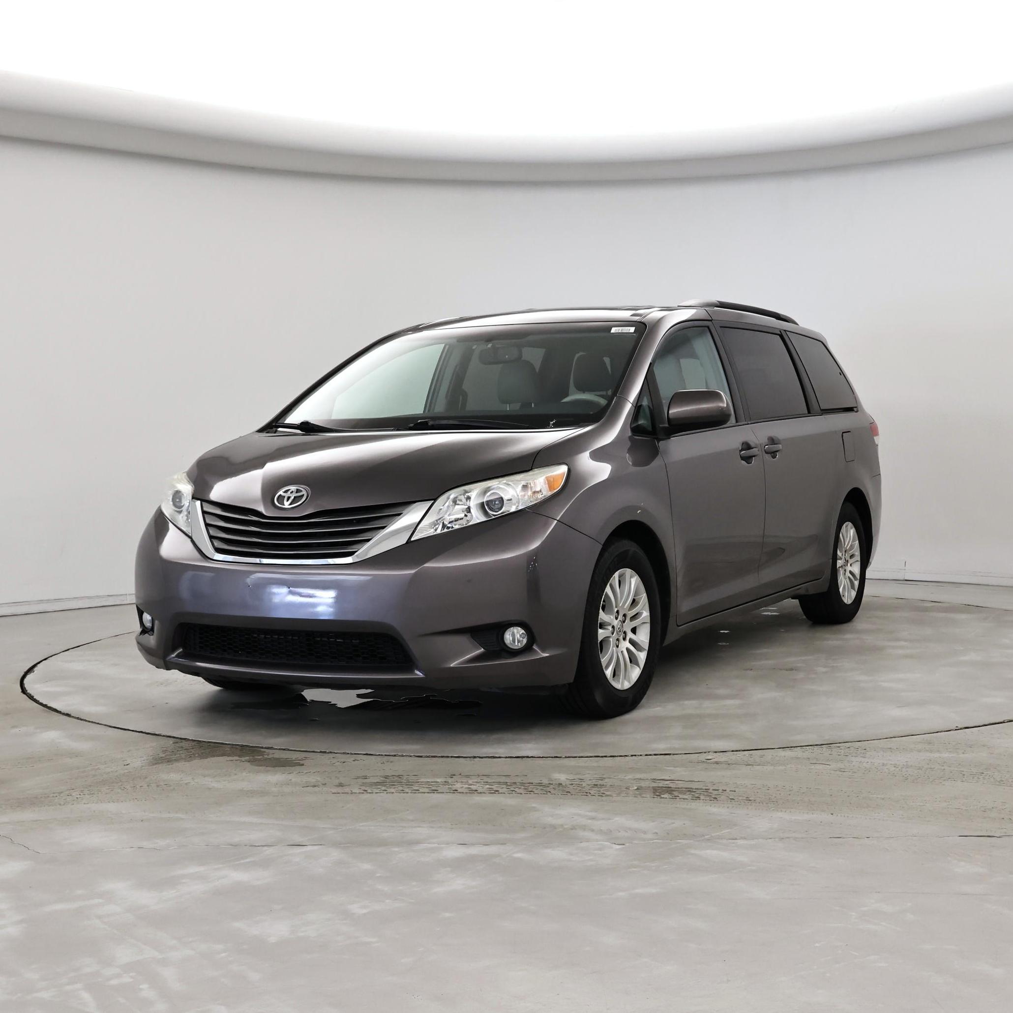 Thumbnail: 2014 Toyota Sienna - 4