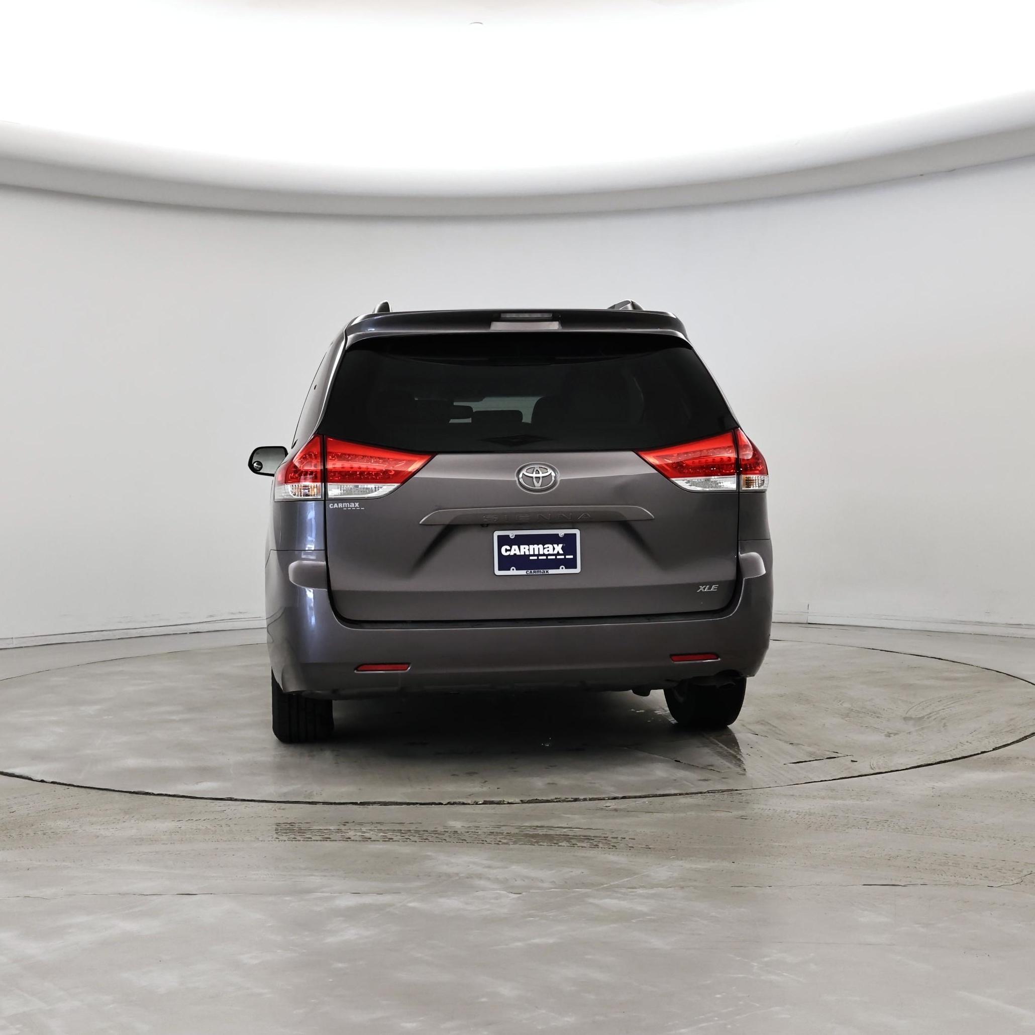 Thumbnail: 2014 Toyota Sienna - 6