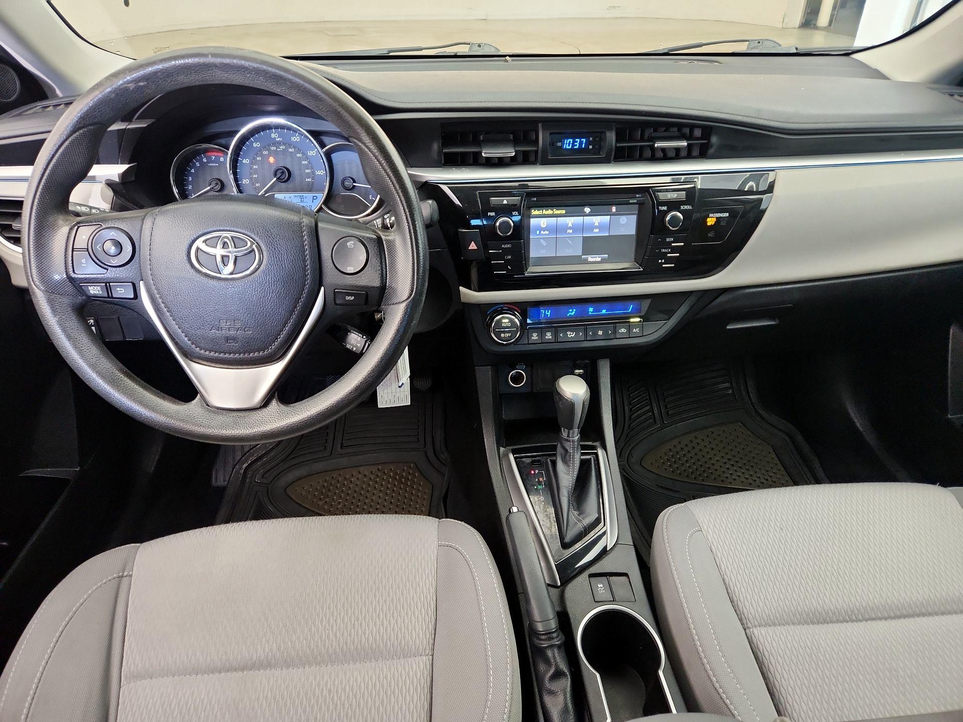 Thumbnail: 2015 Toyota Corolla - 9