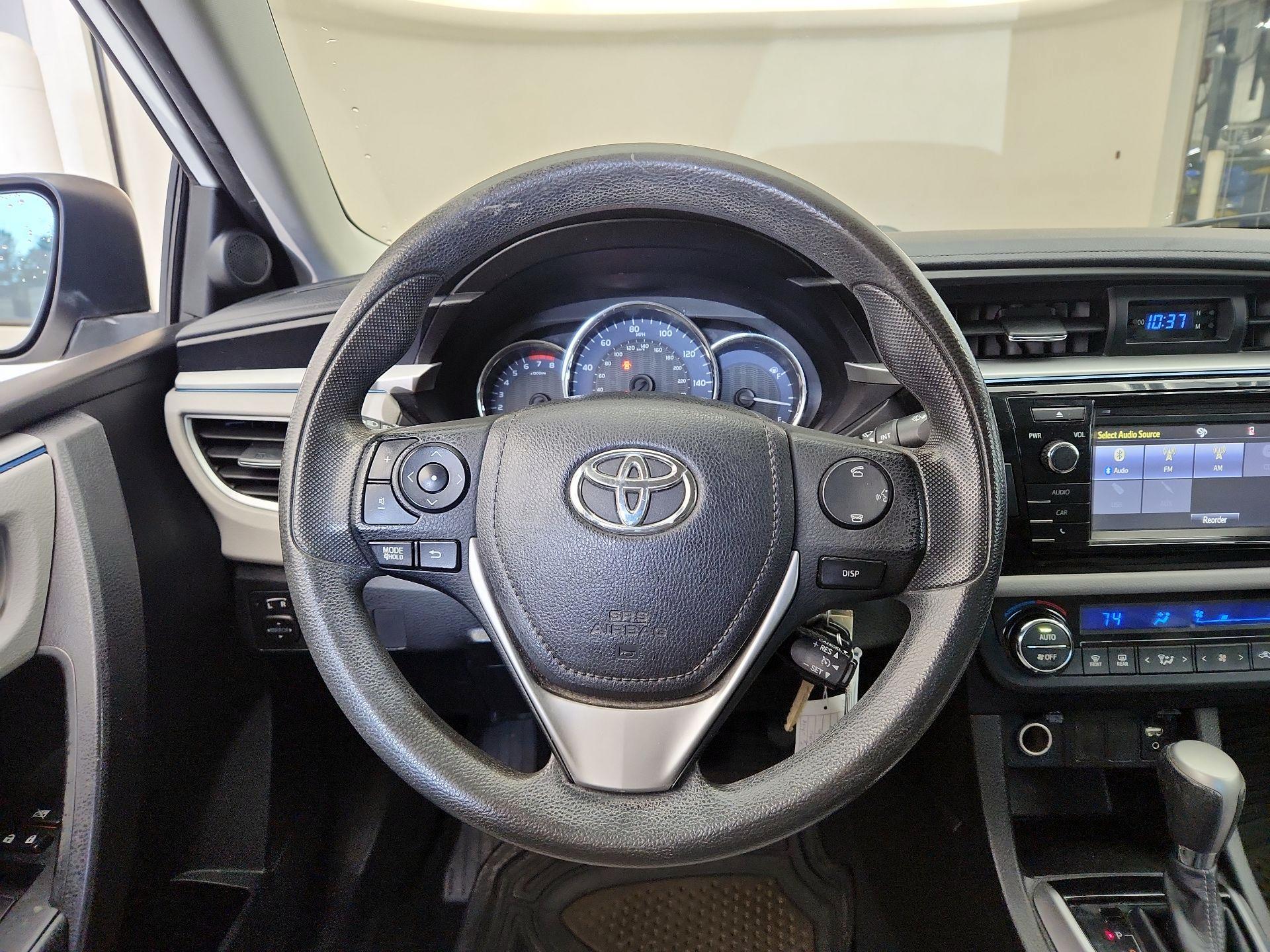 Thumbnail: 2015 Toyota Corolla - 10
