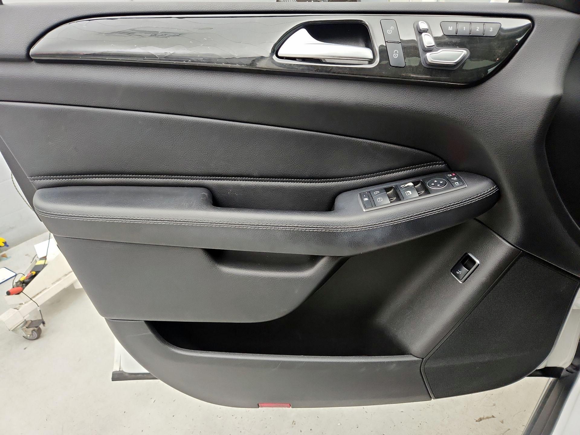 Thumbnail: 2016 Mercedes-Benz GLE - 12