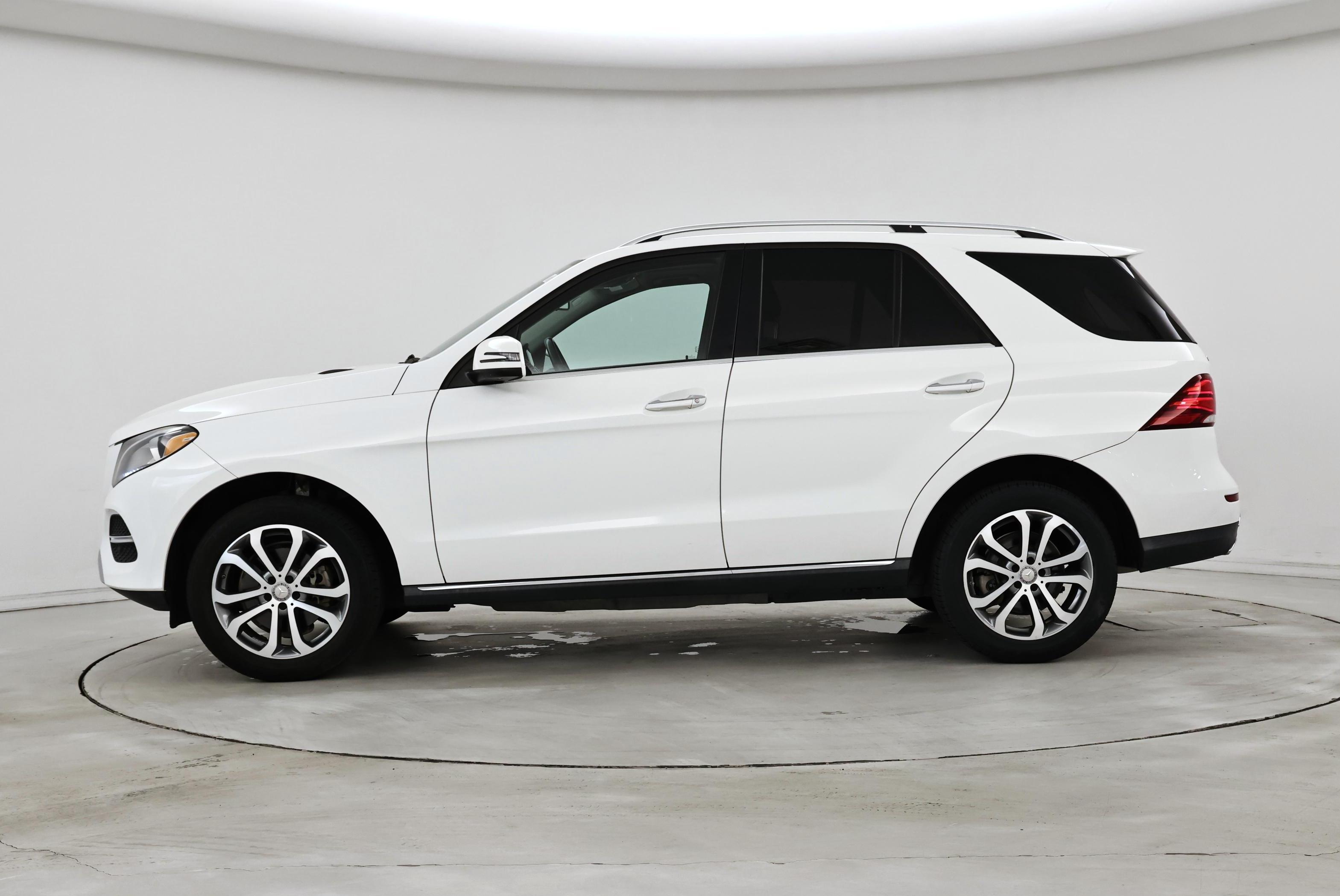 Thumbnail: 2016 Mercedes-Benz GLE - 3