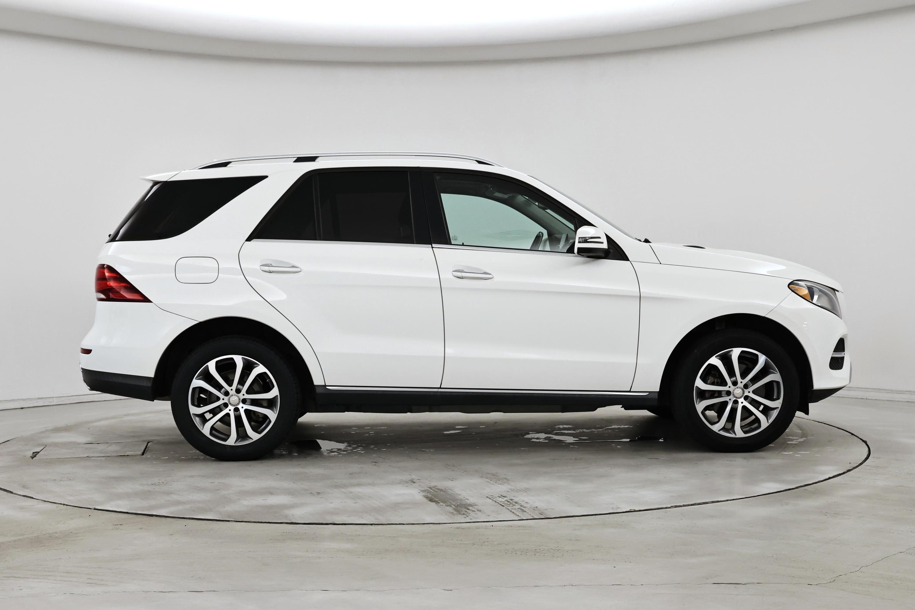 Thumbnail: 2016 Mercedes-Benz GLE - 7