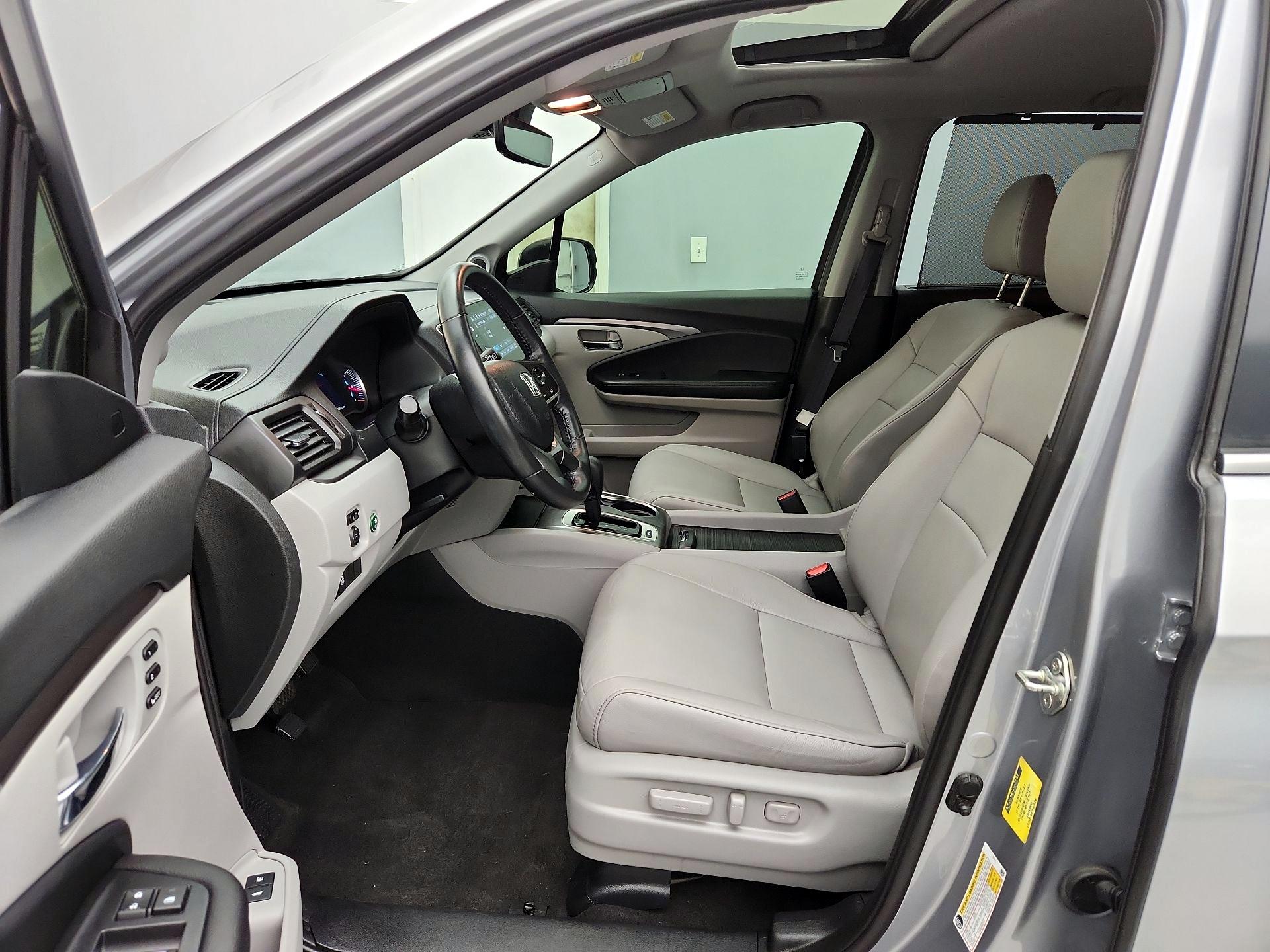Thumbnail: 2019 Honda Pilot - 11