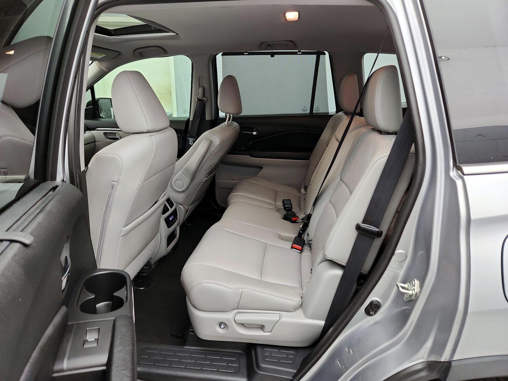 Thumbnail: 2019 Honda Pilot - 20