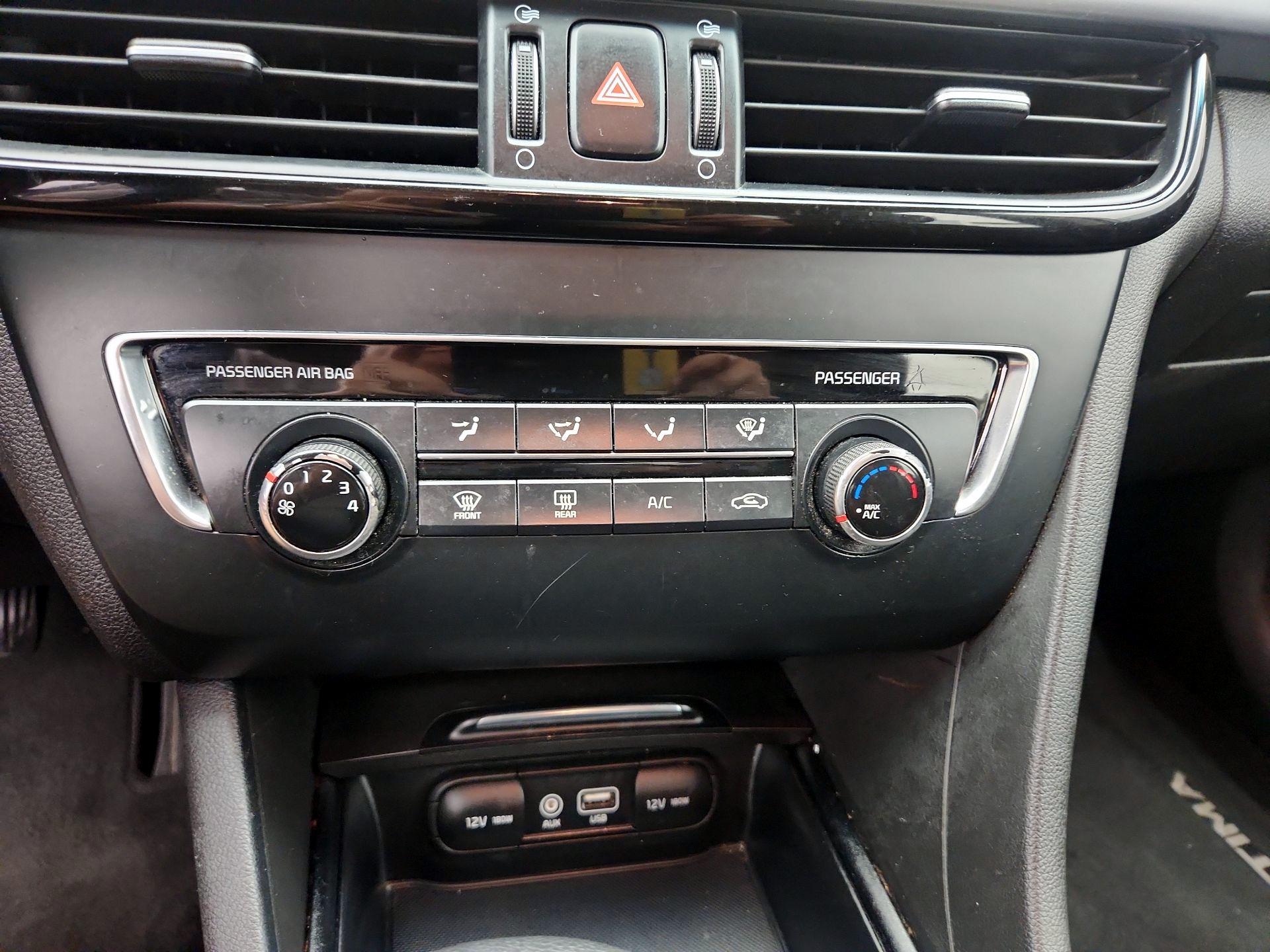 Thumbnail: 2016 Kia Optima - 16
