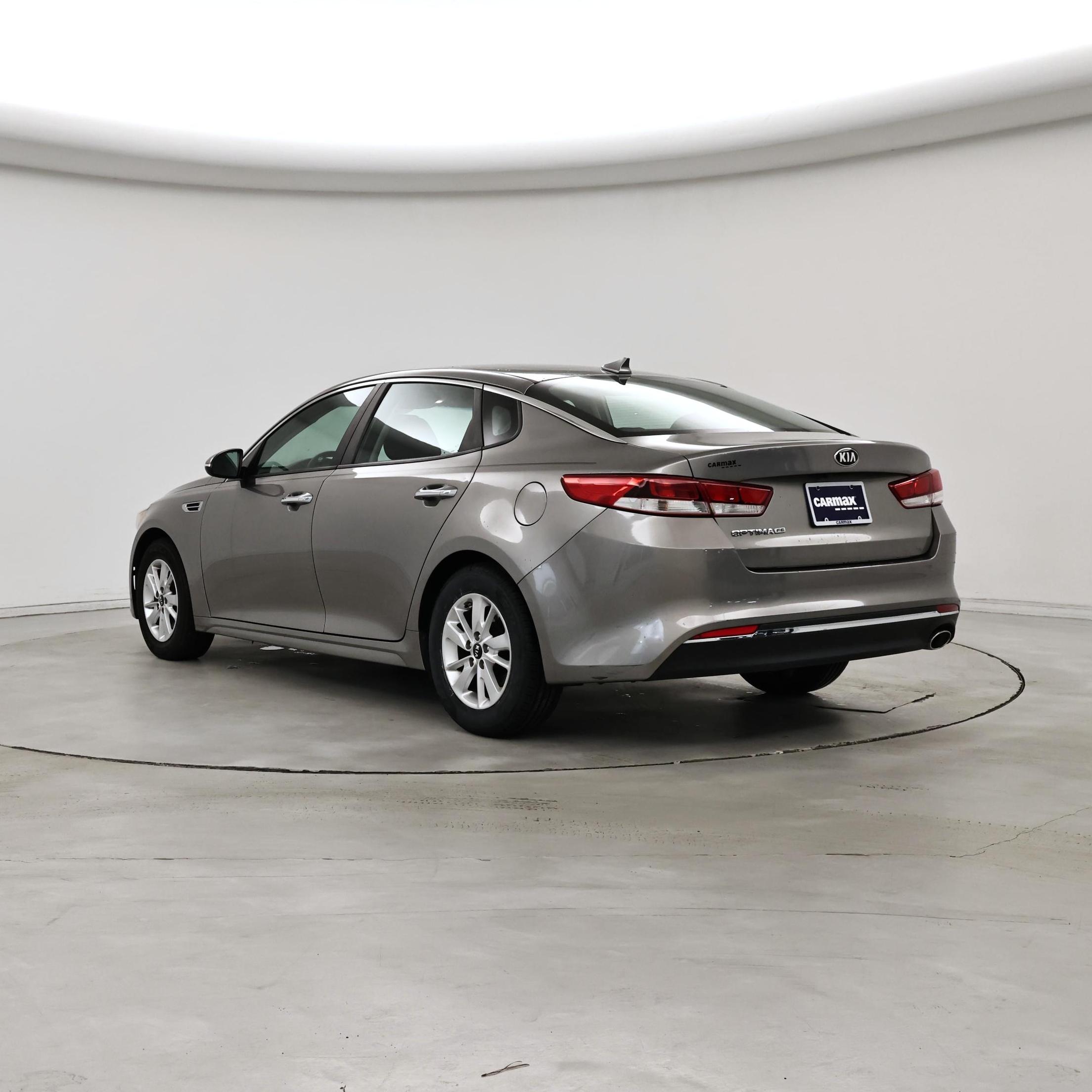 Thumbnail: 2016 Kia Optima - 2