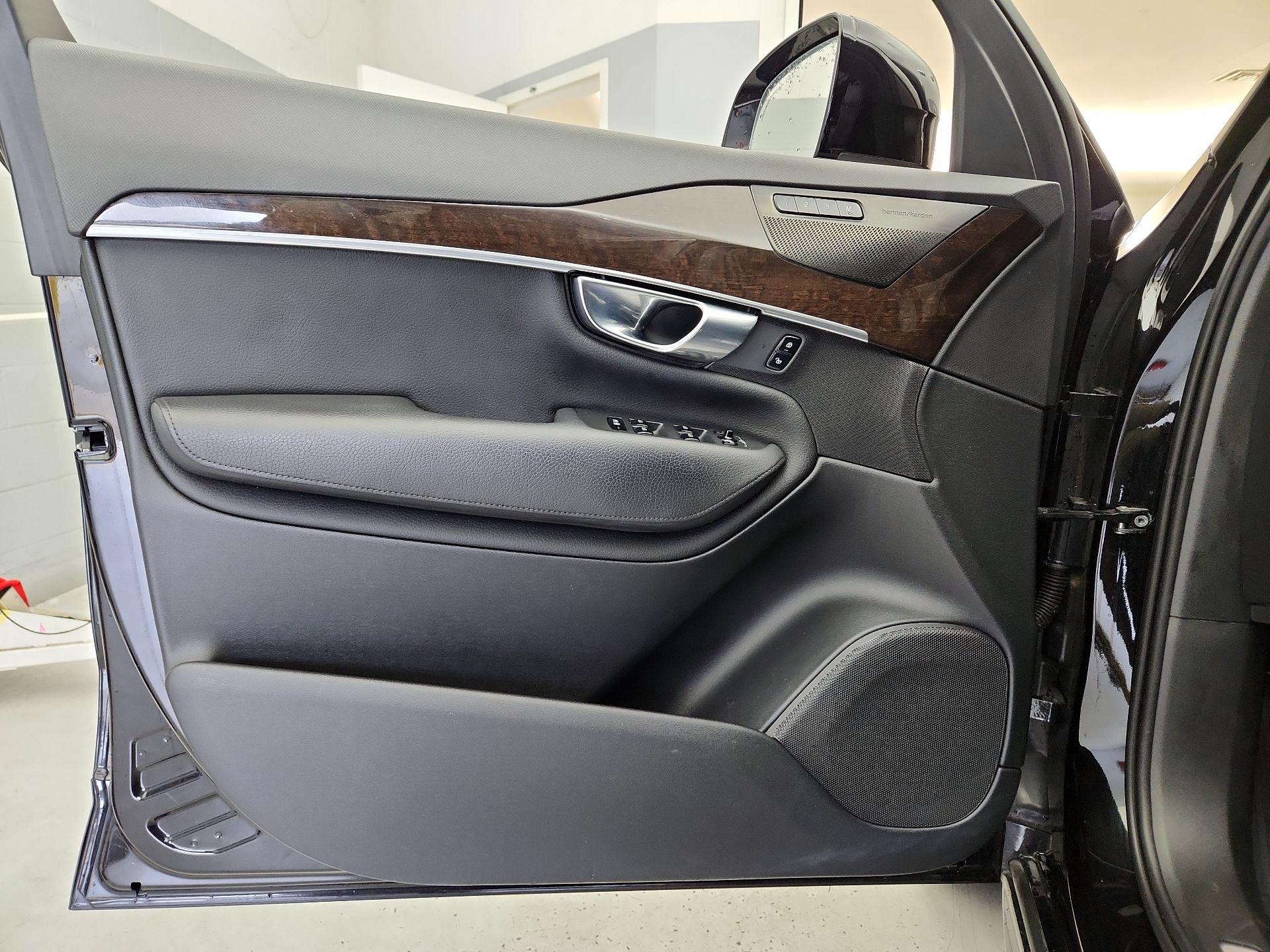 Thumbnail: 2019 Volvo XC90 - 12