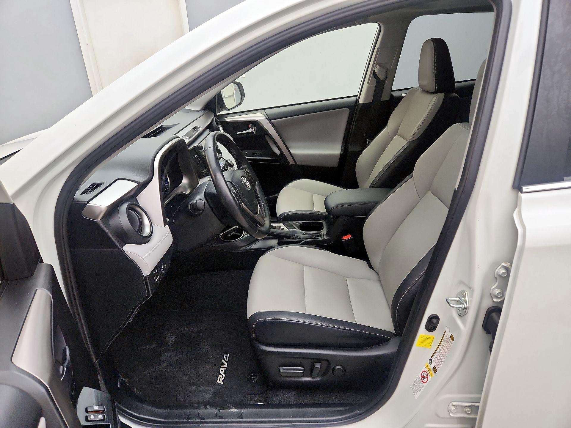 Thumbnail: 2018 Toyota RAV4 - 11