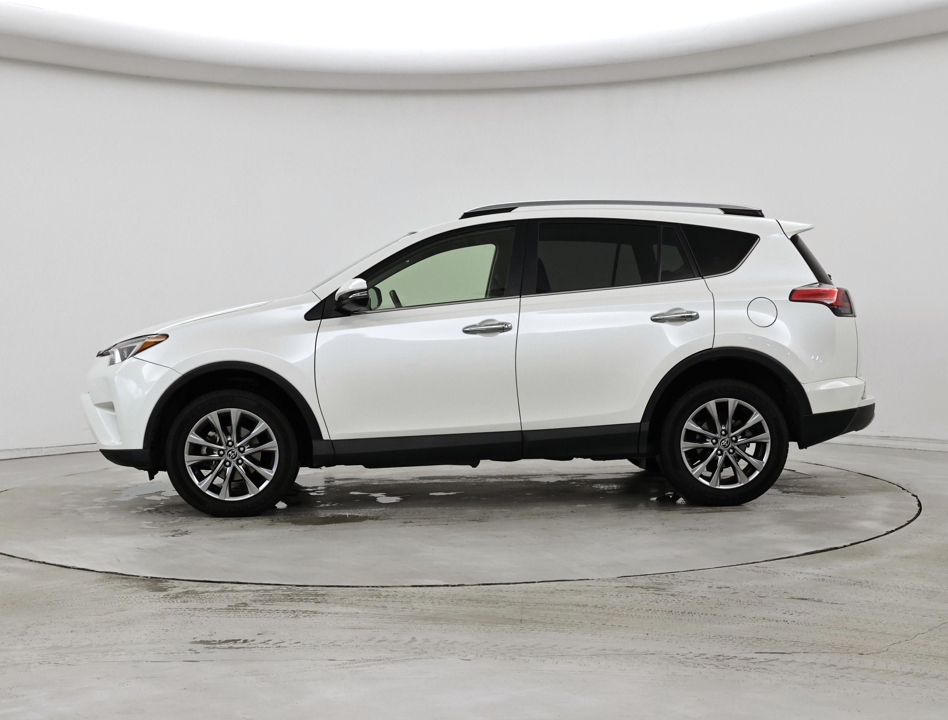 Thumbnail: 2018 Toyota RAV4 - 3